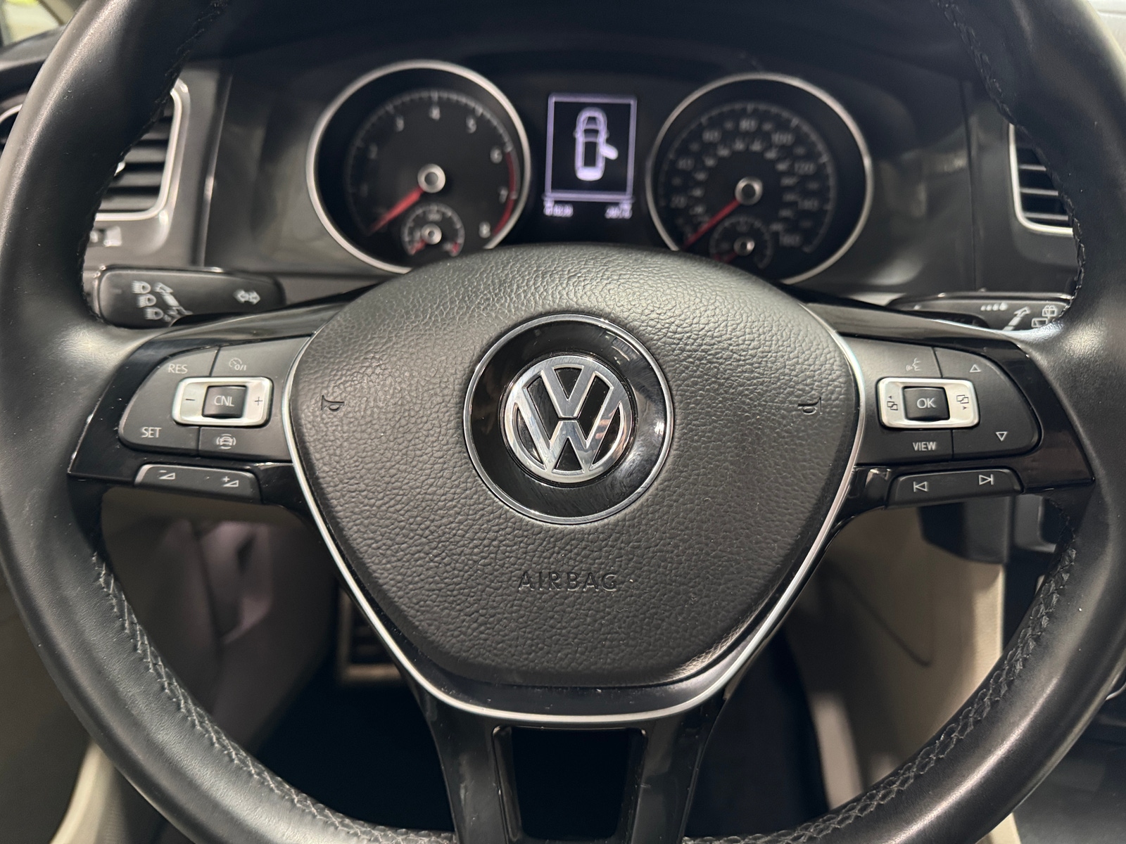 Thumbnail: 2019 Volkswagen Golf - 4