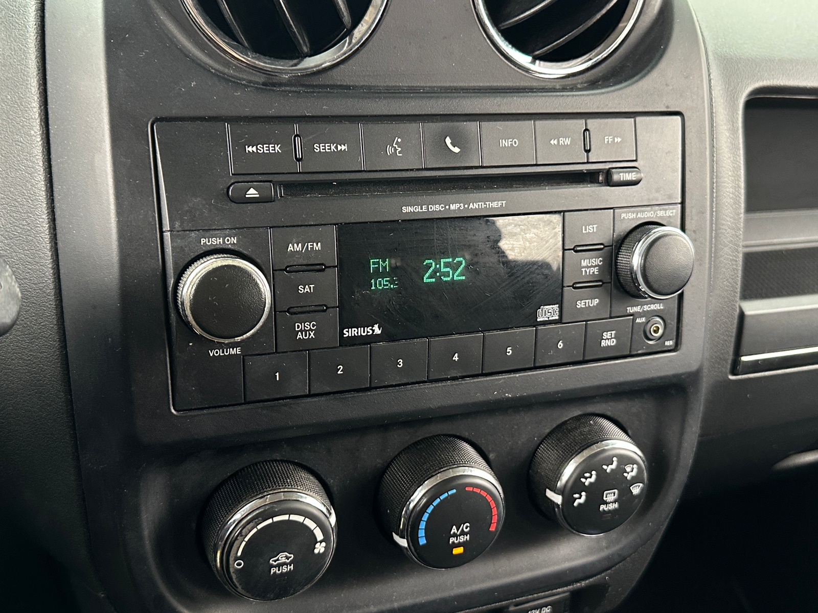 Thumbnail: 2016 Jeep Patriot - 3