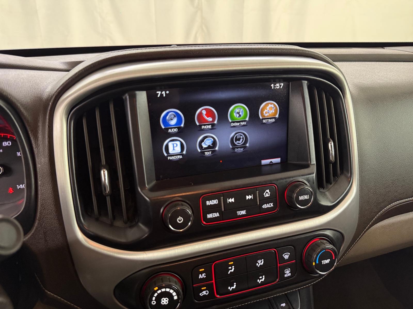 Thumbnail: 2015 GMC Canyon - 4
