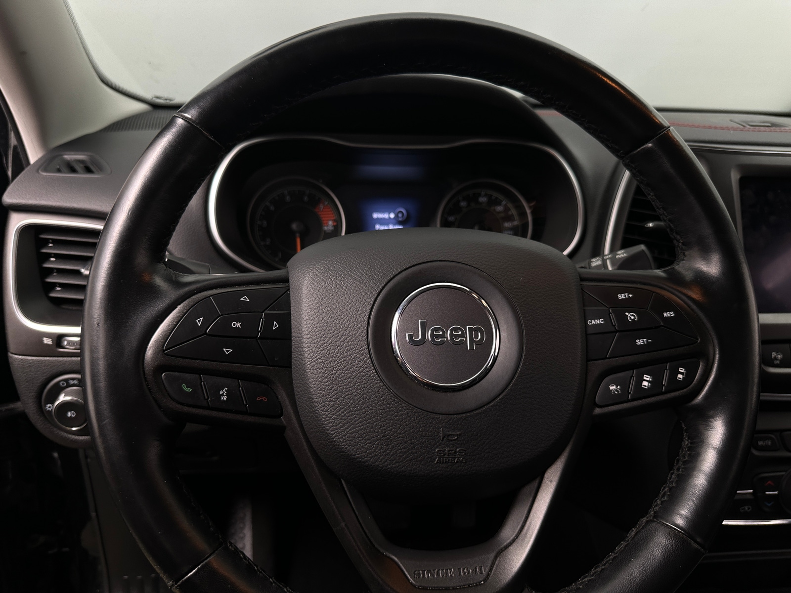 Thumbnail: 2021 Jeep Cherokee - 5