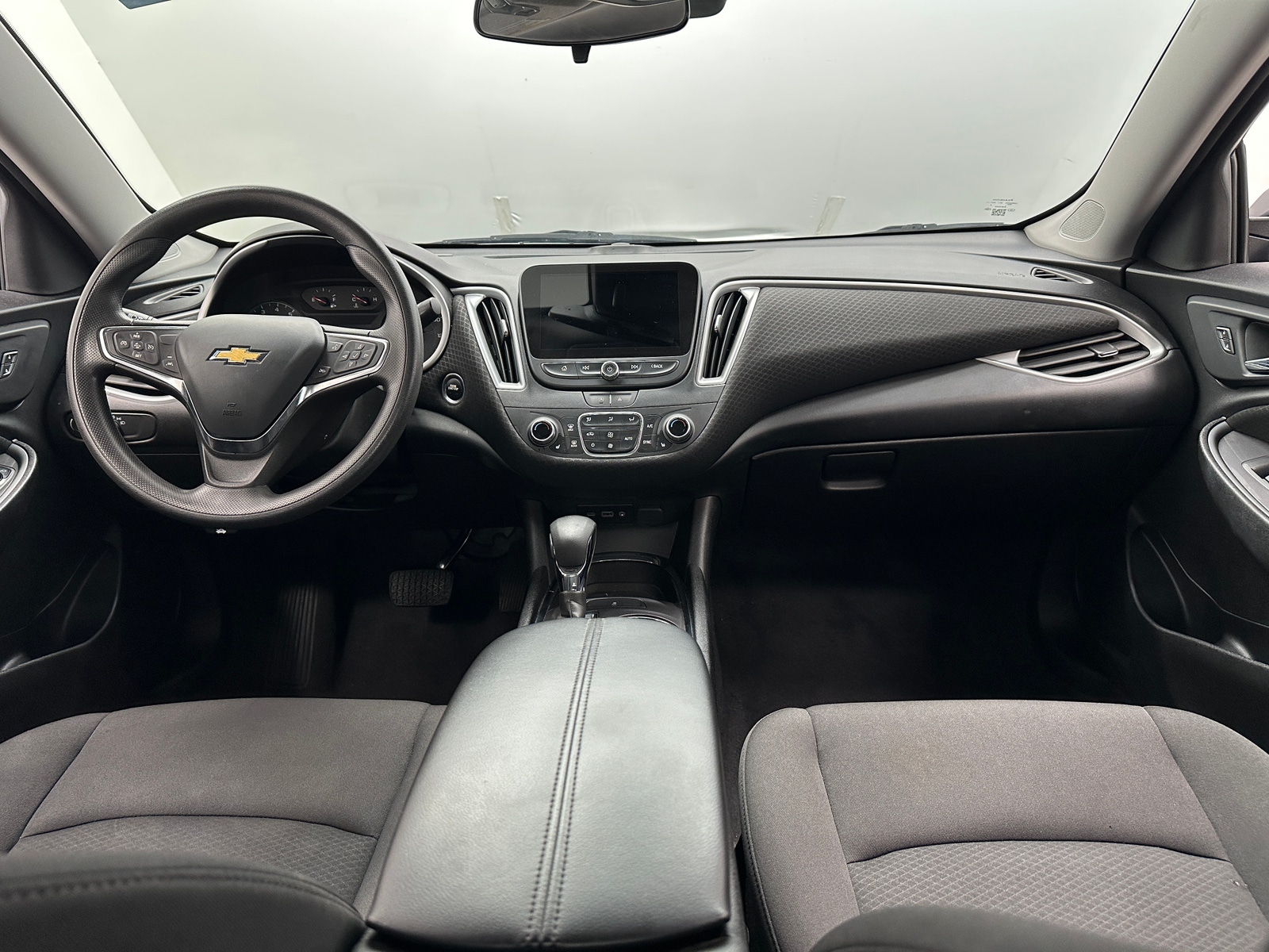 Thumbnail: 2023 Chevrolet Malibu - 3