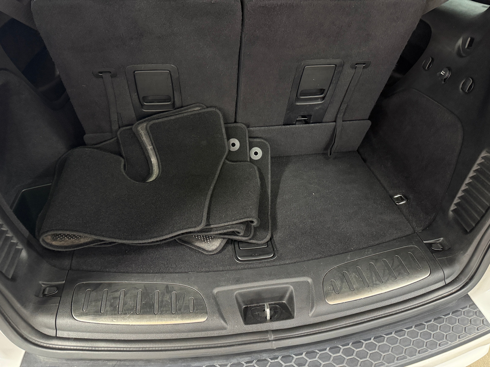 Thumbnail: 2019 Dodge Durango - 6