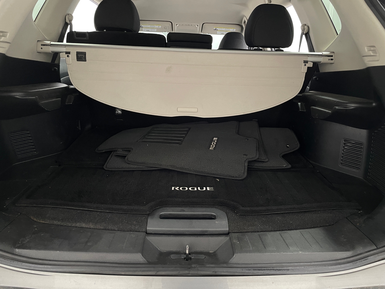 Thumbnail: 2018 Nissan Rogue - 7