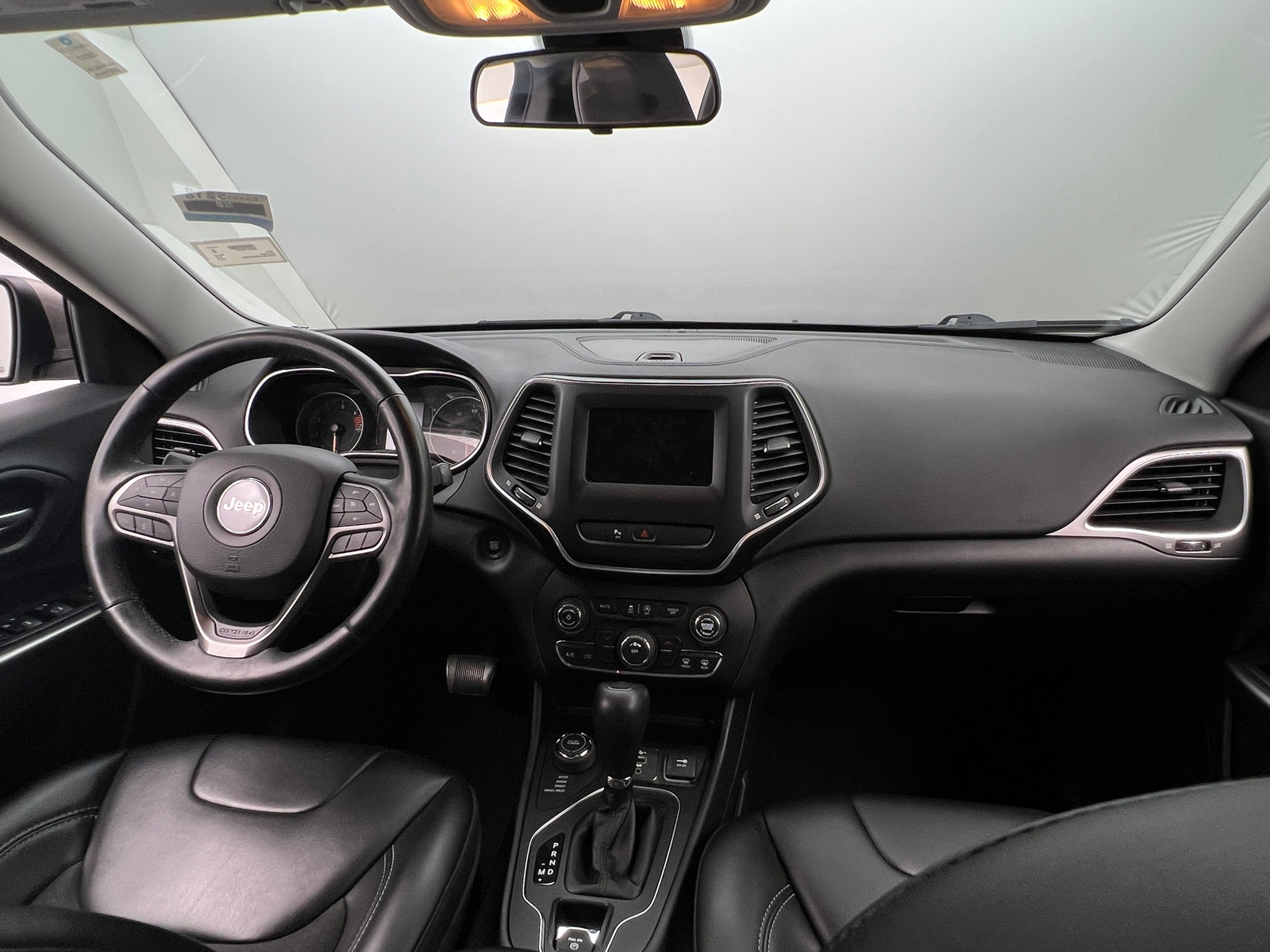 Thumbnail: 2019 Jeep Cherokee - 3