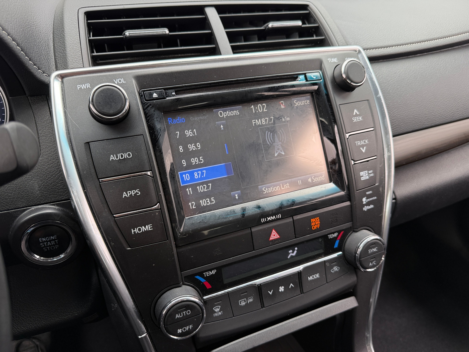 Thumbnail: 2016 Toyota Camry - 3