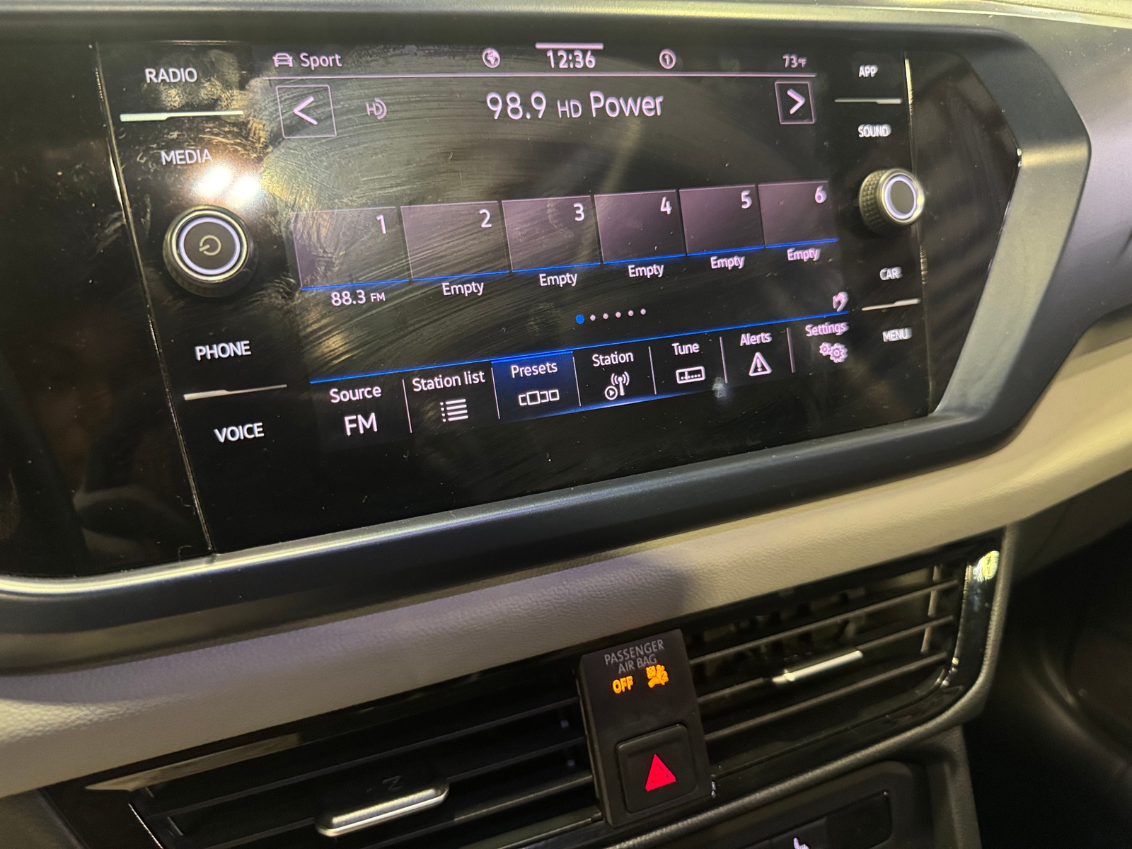 Thumbnail: 2022 Volkswagen Taos - 4