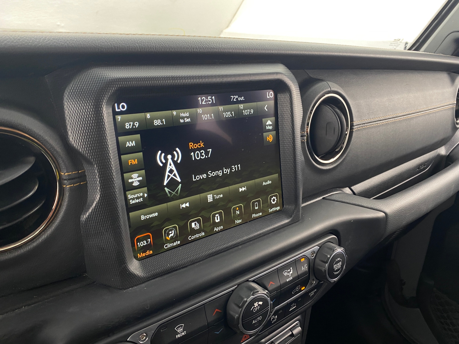 Thumbnail: 2023 Jeep Gladiator - 3