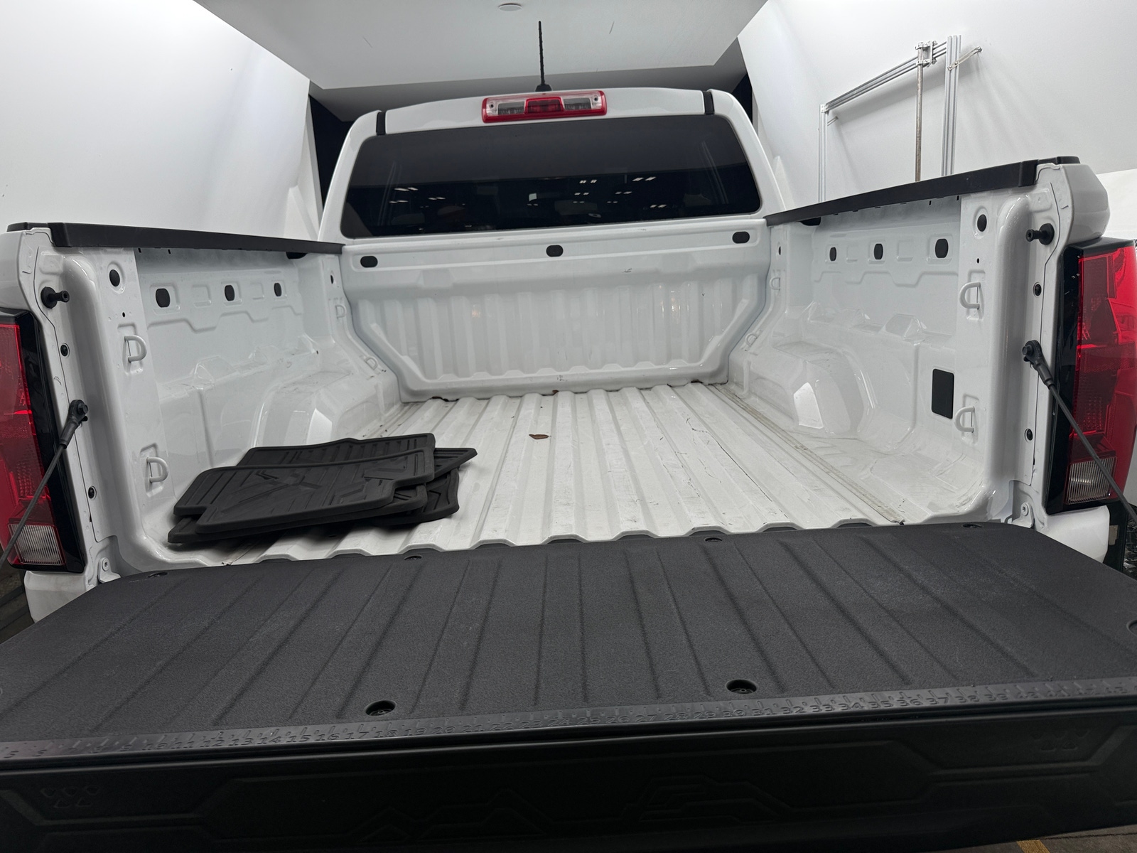 Thumbnail: 2024 Chevrolet Colorado - 7