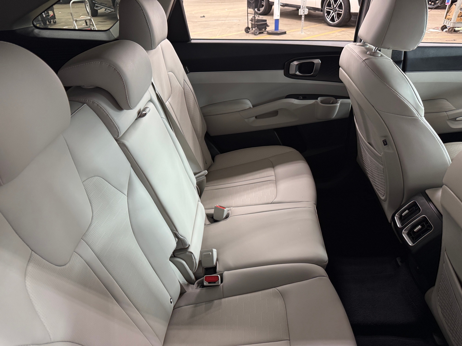 Thumbnail: 2024 Kia Sorento - 5