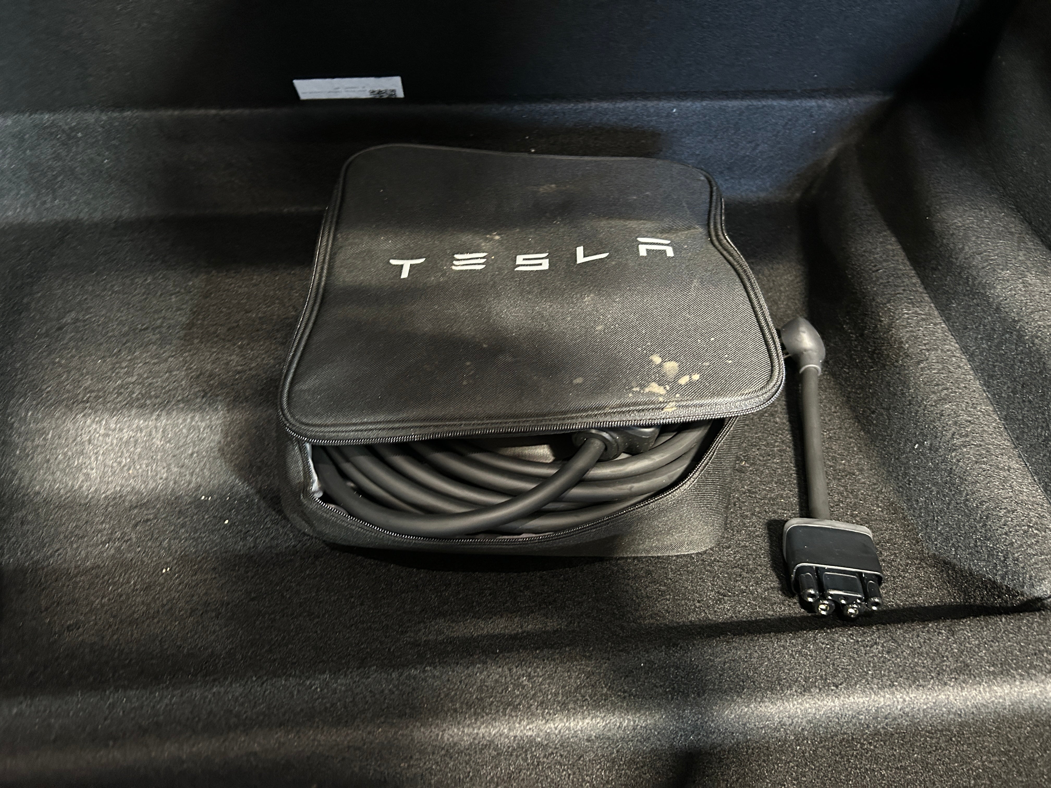 Used 2022 Tesla Model Y Long Range with VIN 7SAYGDEE6NF315827 for sale in Oak Creek, WI