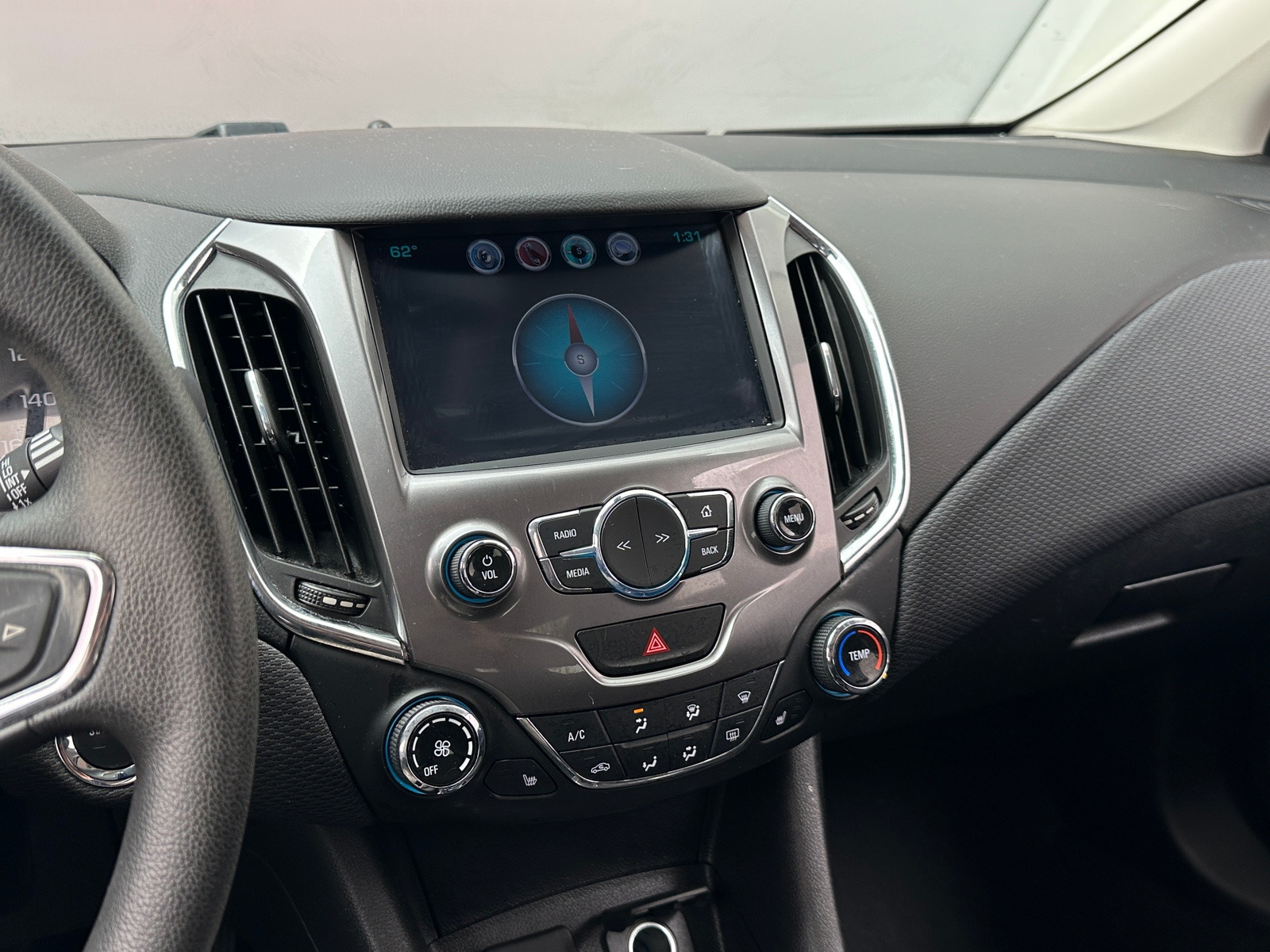 Thumbnail: 2017 Chevrolet Cruze - 4