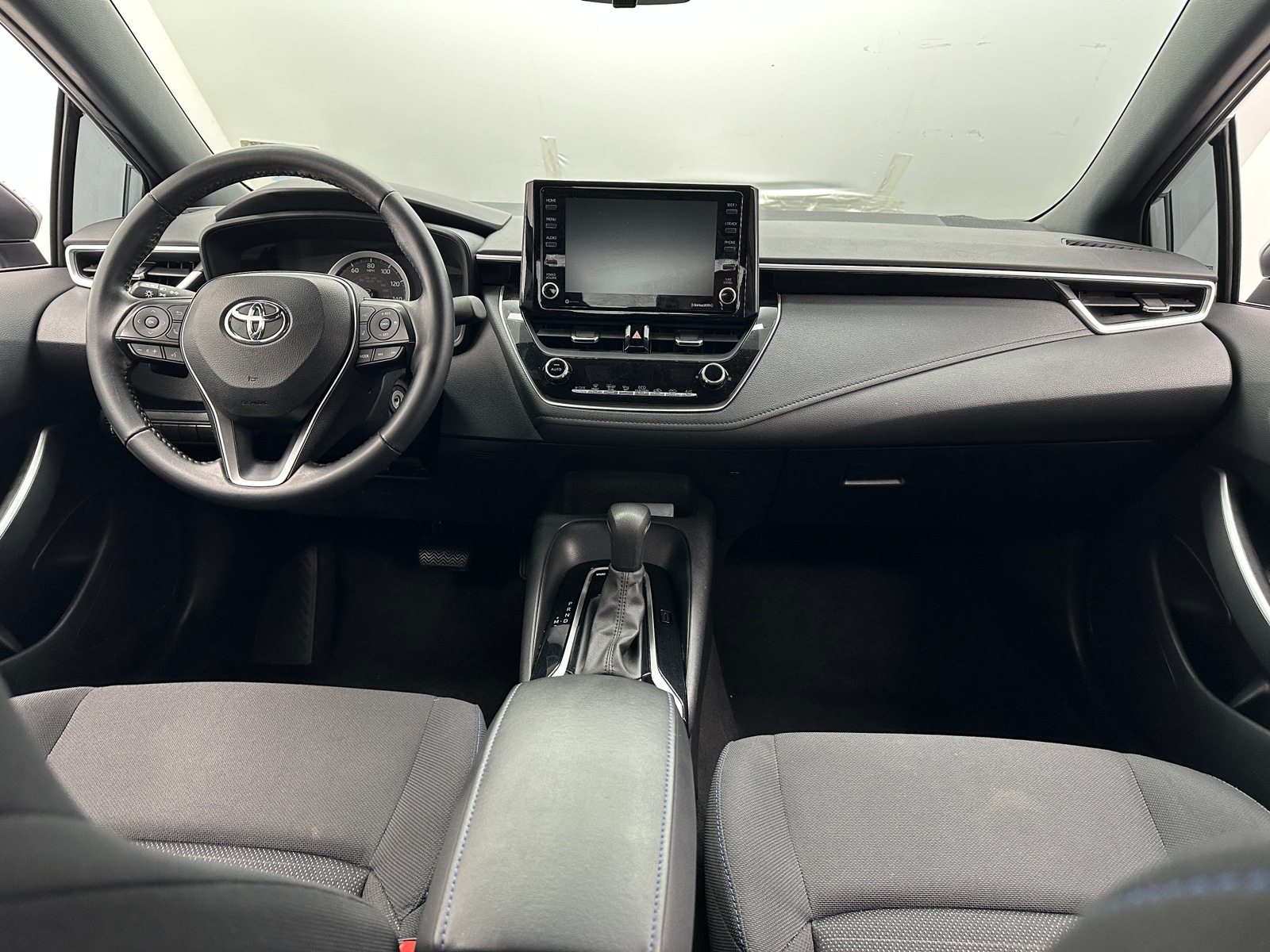 Thumbnail: 2022 Toyota Corolla - 3