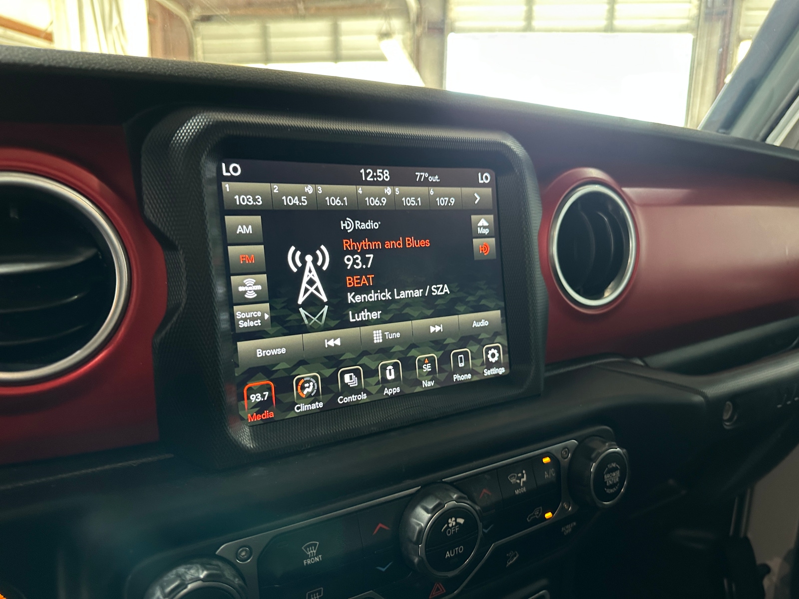 Thumbnail: 2020 Jeep Wrangler - 3