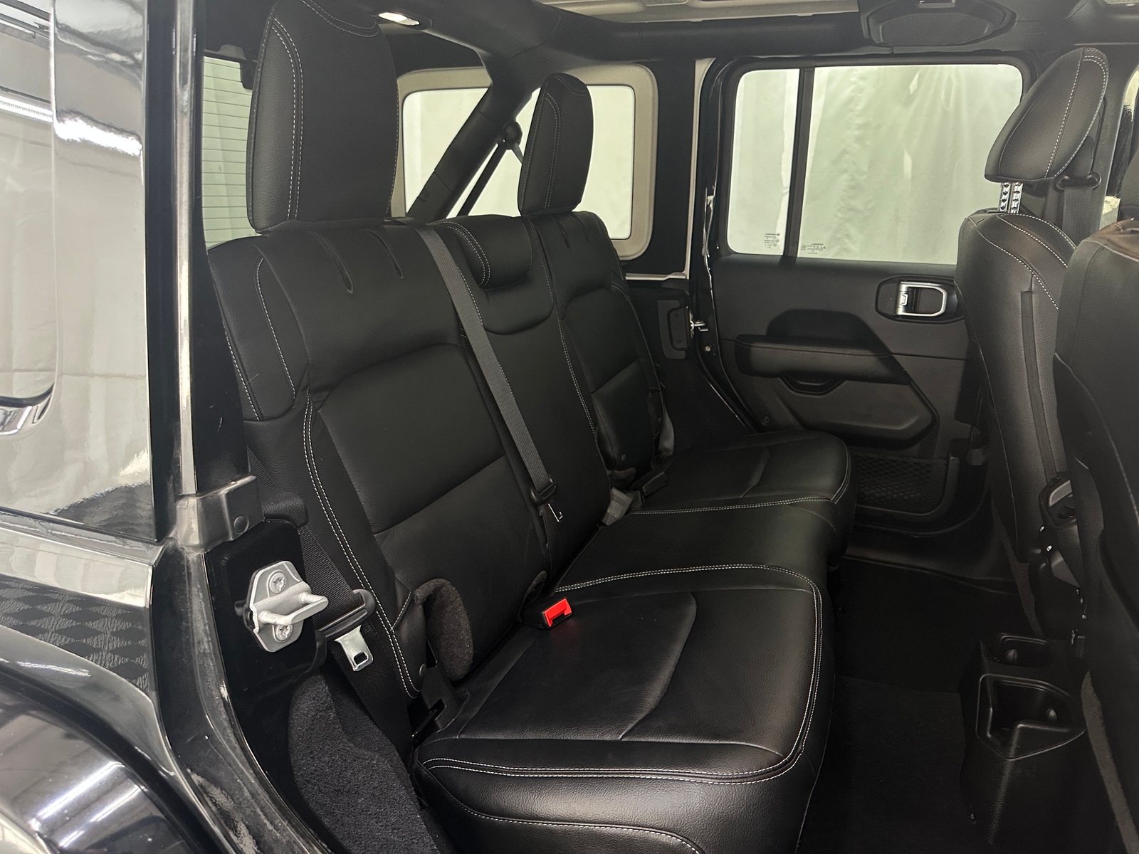 Thumbnail: 2019 Jeep Wrangler - 6