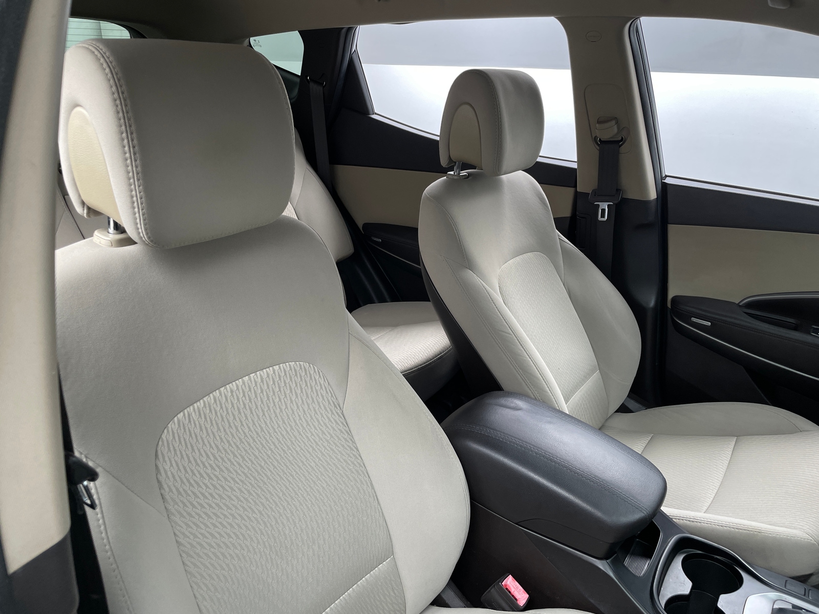 Thumbnail: 2017 Hyundai Santa Fe - 2
