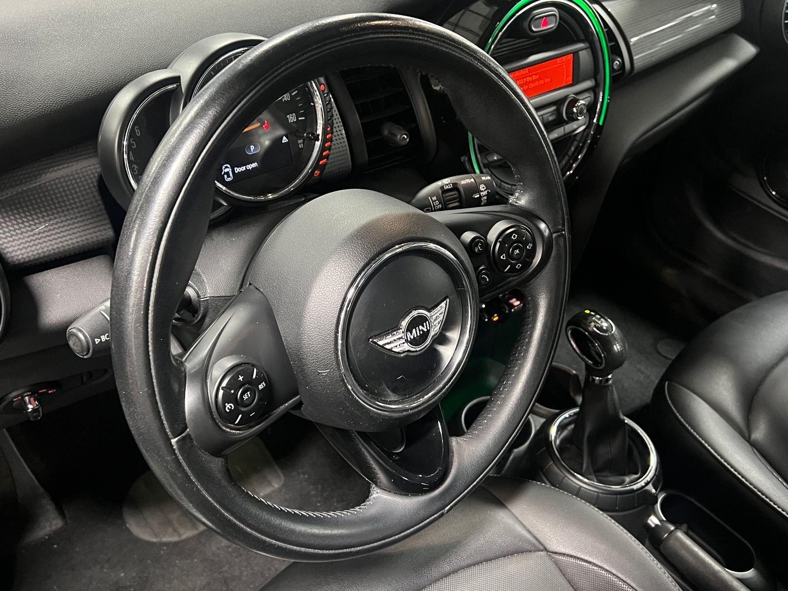 Thumbnail: 2015 MINI Cooper Hardtop - 4