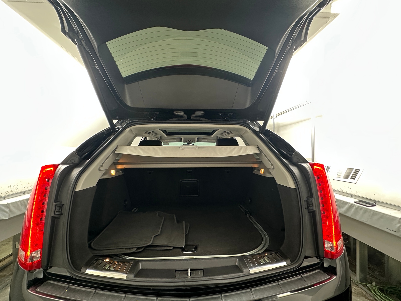 Thumbnail: 2016 Cadillac SRX - 6