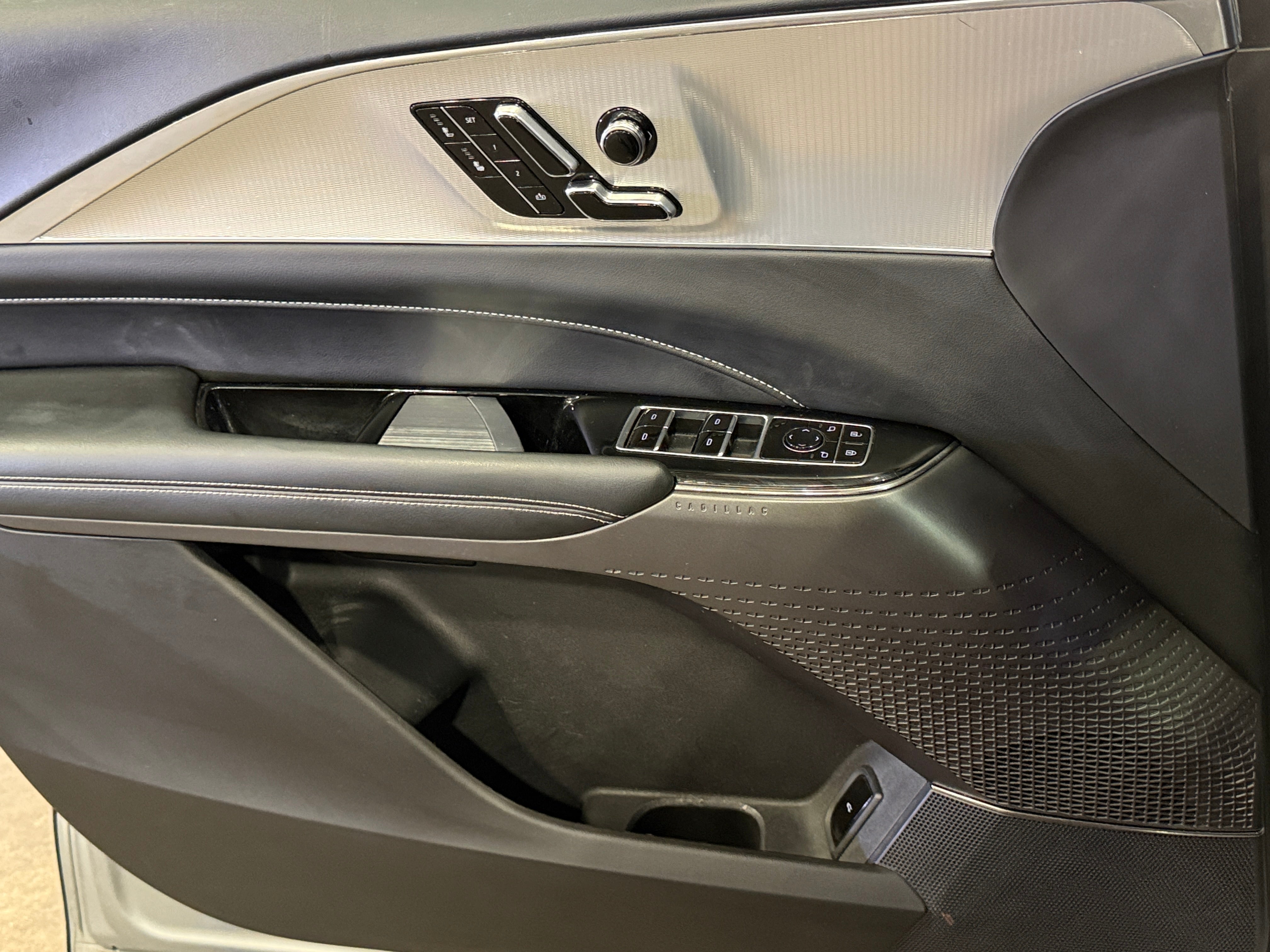 Used 2024 Cadillac LYRIQ Tech with VIN 1GYKPMRL7RZ103783 for sale in Oak Creek, WI