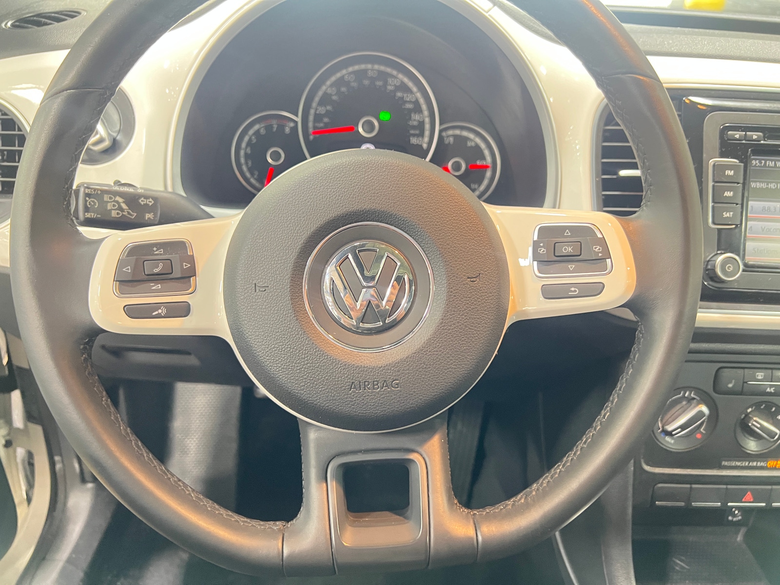 Thumbnail: 2013 Volkswagen Beetle - 4