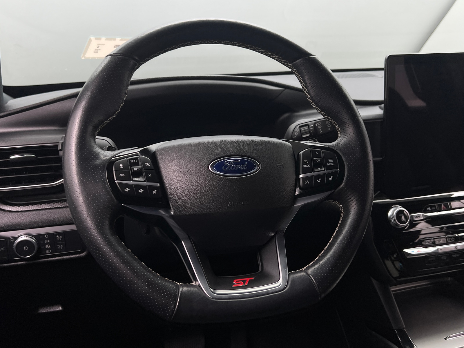 Thumbnail: 2022 Ford Explorer - 4