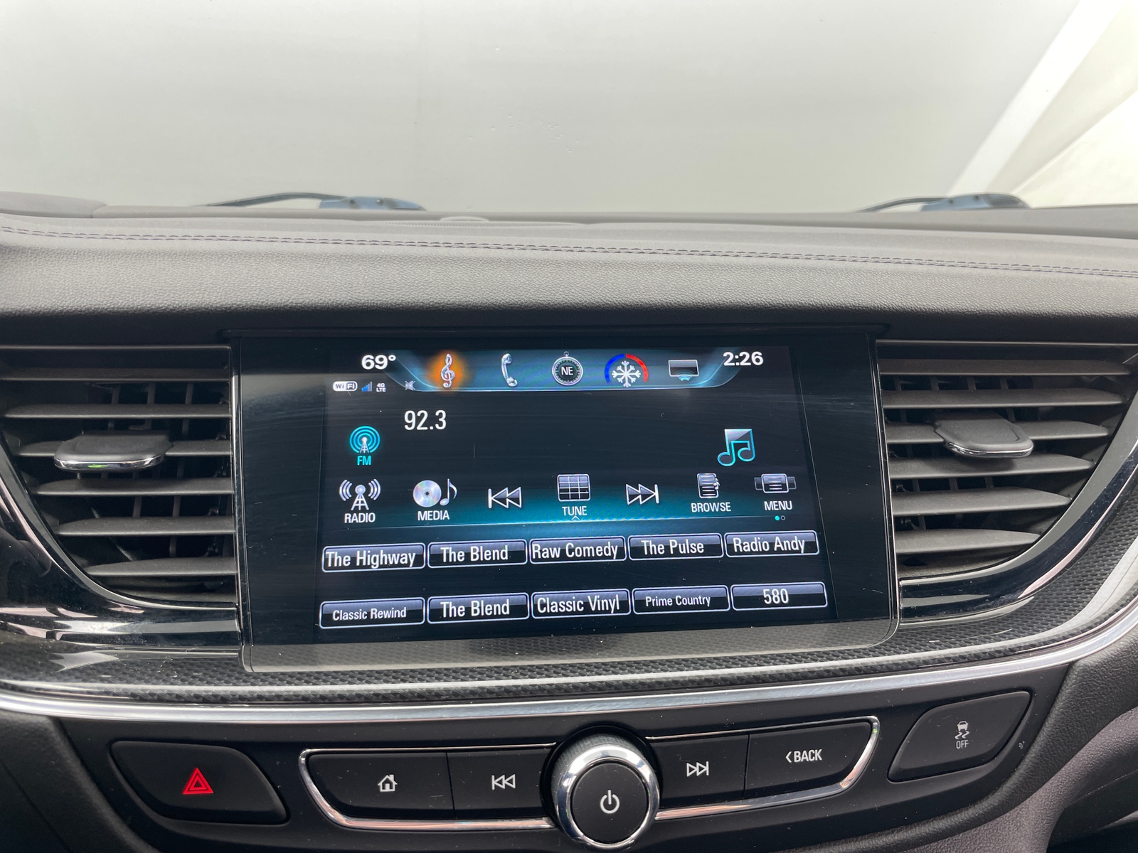Thumbnail: 2018 Buick Regal - 3