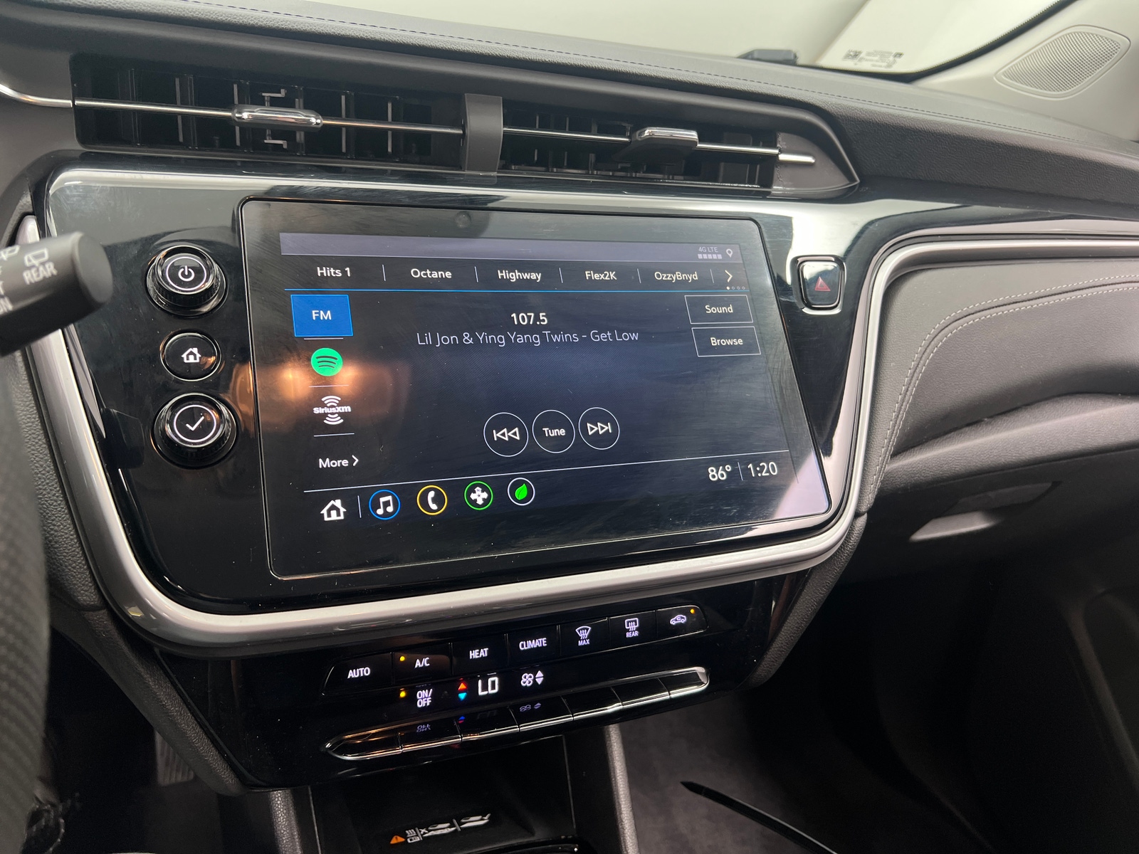 Thumbnail: 2022 Chevrolet Bolt EUV - 4