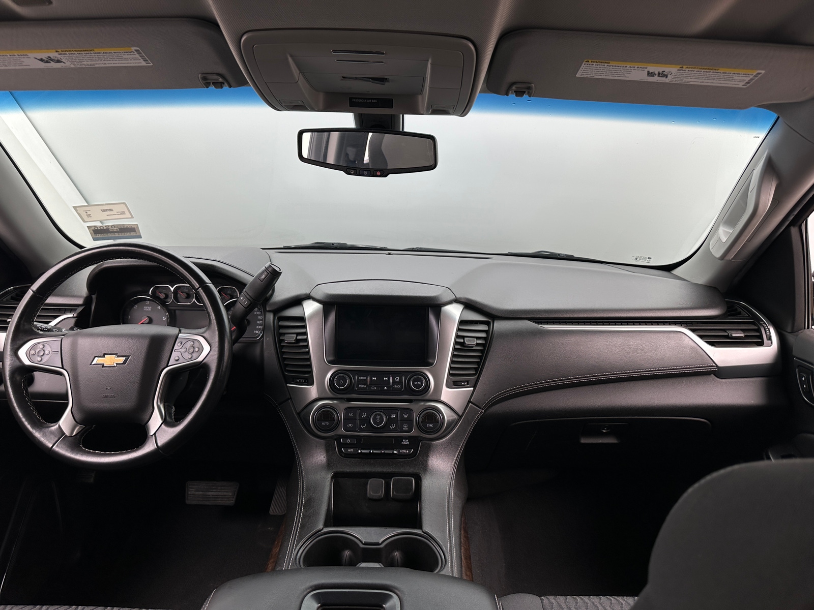 Thumbnail: 2019 Chevrolet Tahoe - 3