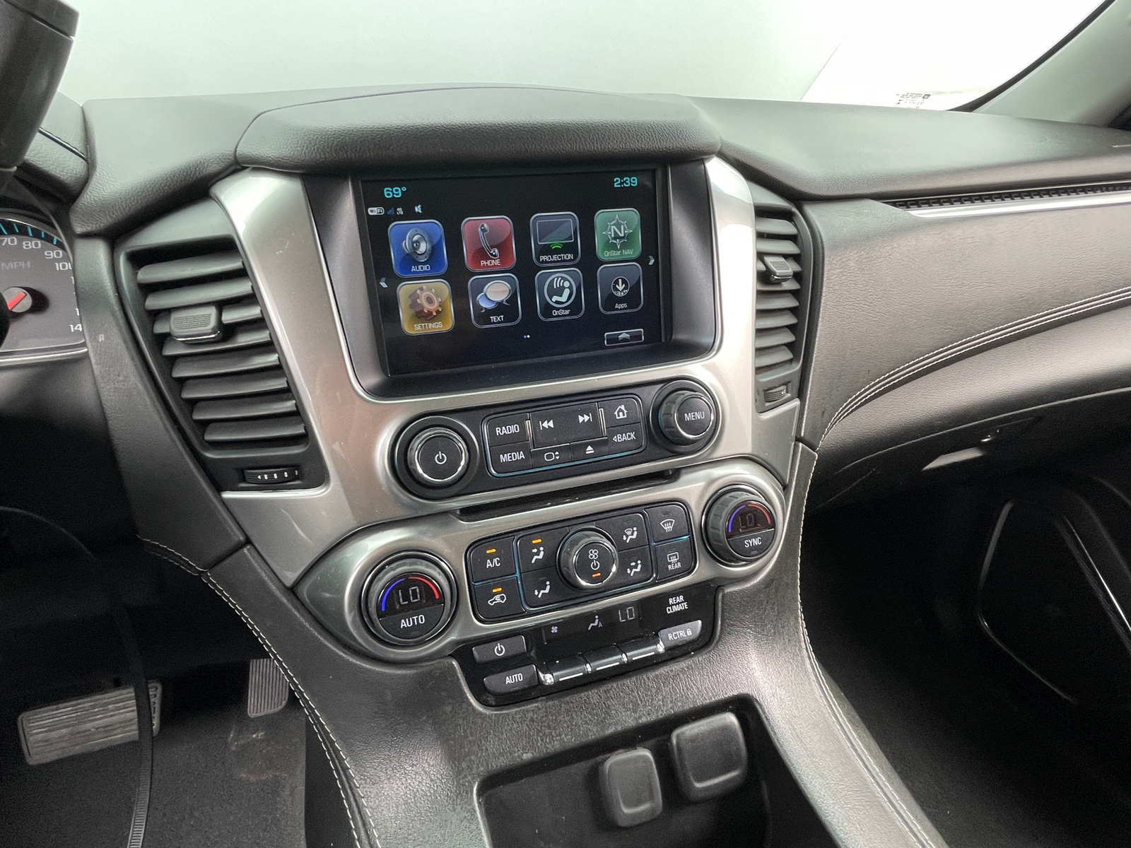 Thumbnail: 2019 Chevrolet Tahoe - 4