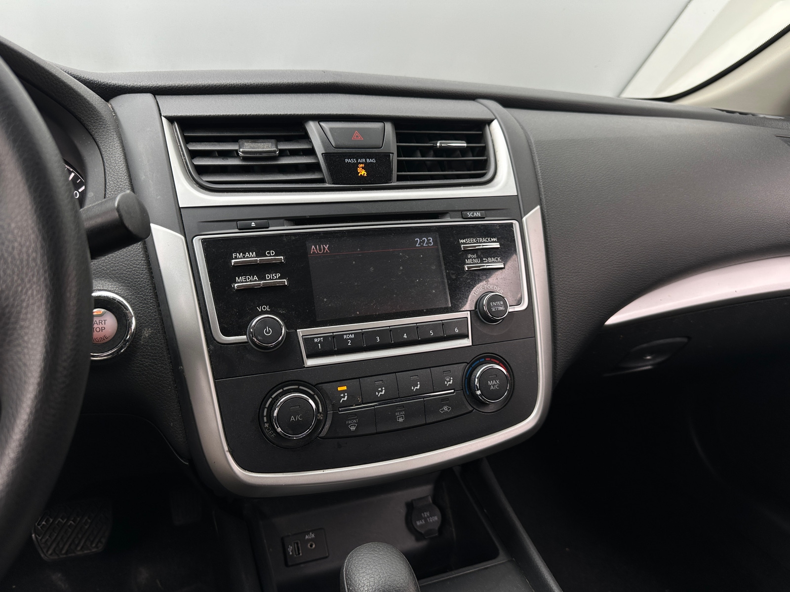 Thumbnail: 2017 Nissan Altima - 4