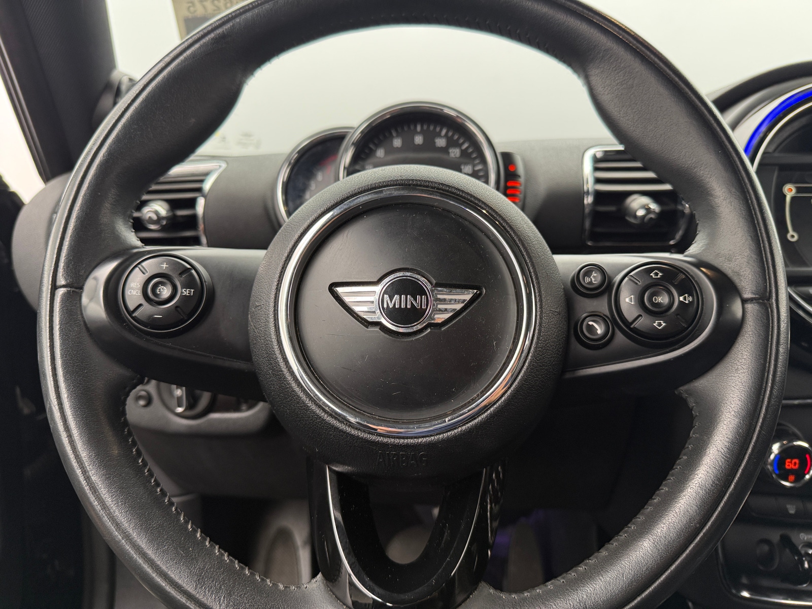 Thumbnail: 2017 MINI Cooper Clubman - 4