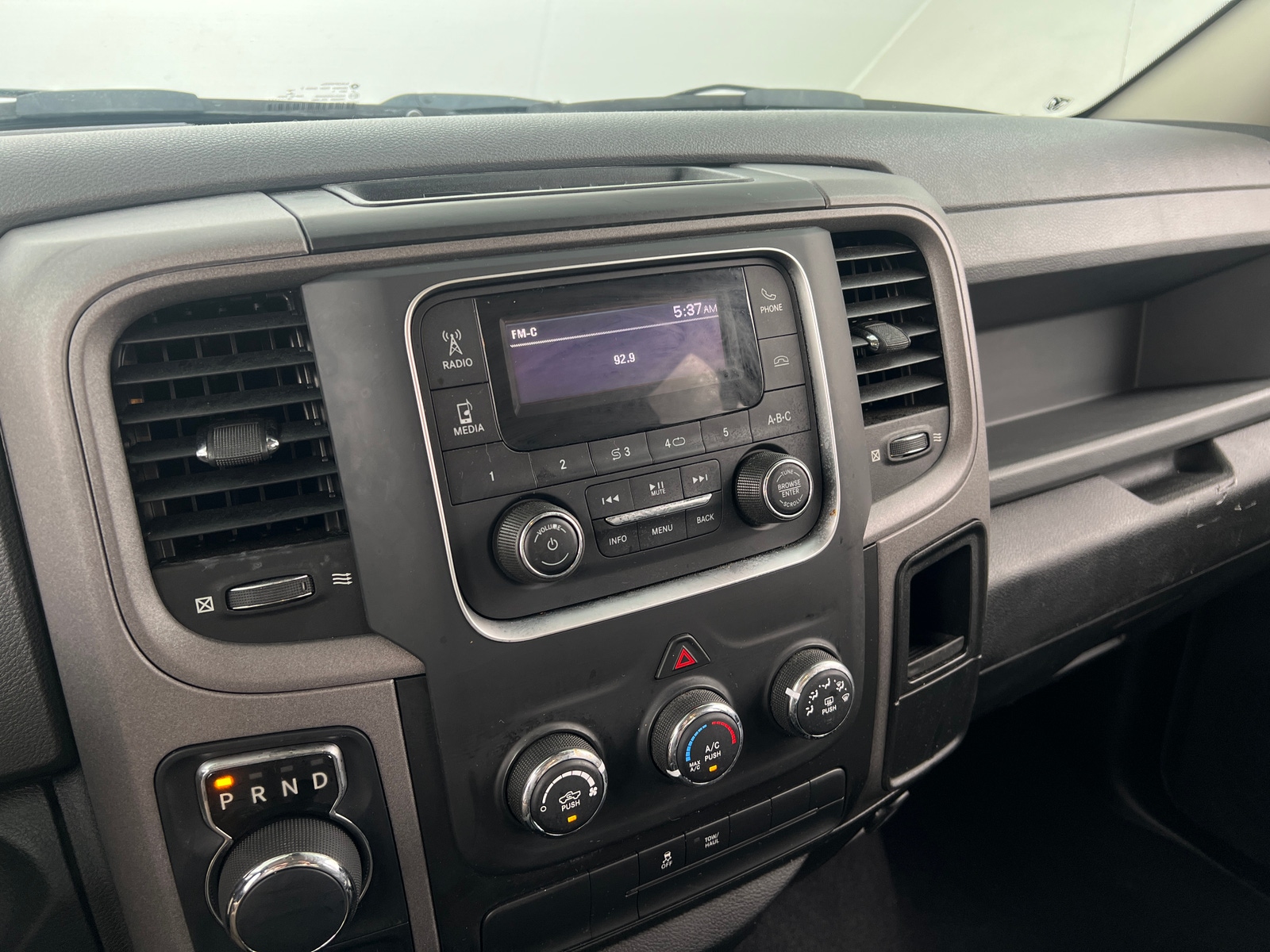 Thumbnail: 2019 RAM 1500 Classic - 3