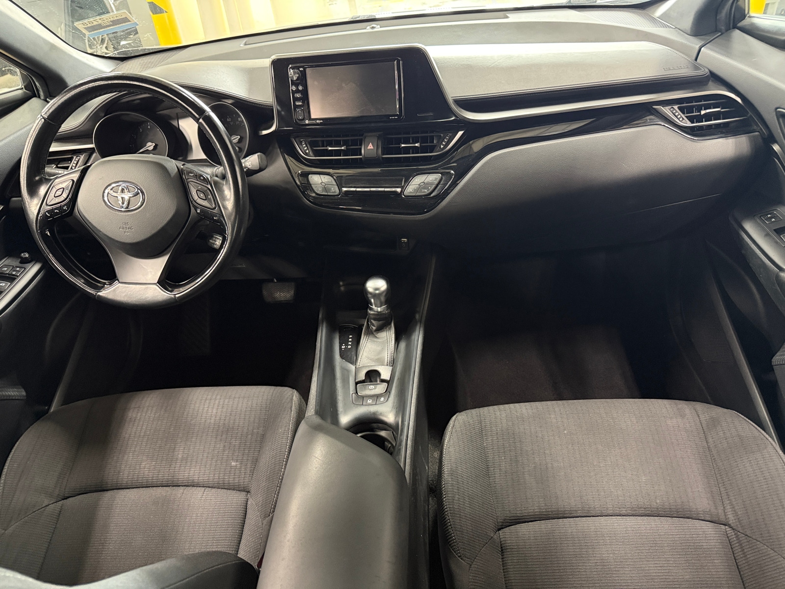 Thumbnail: 2018 Toyota C-HR - 3
