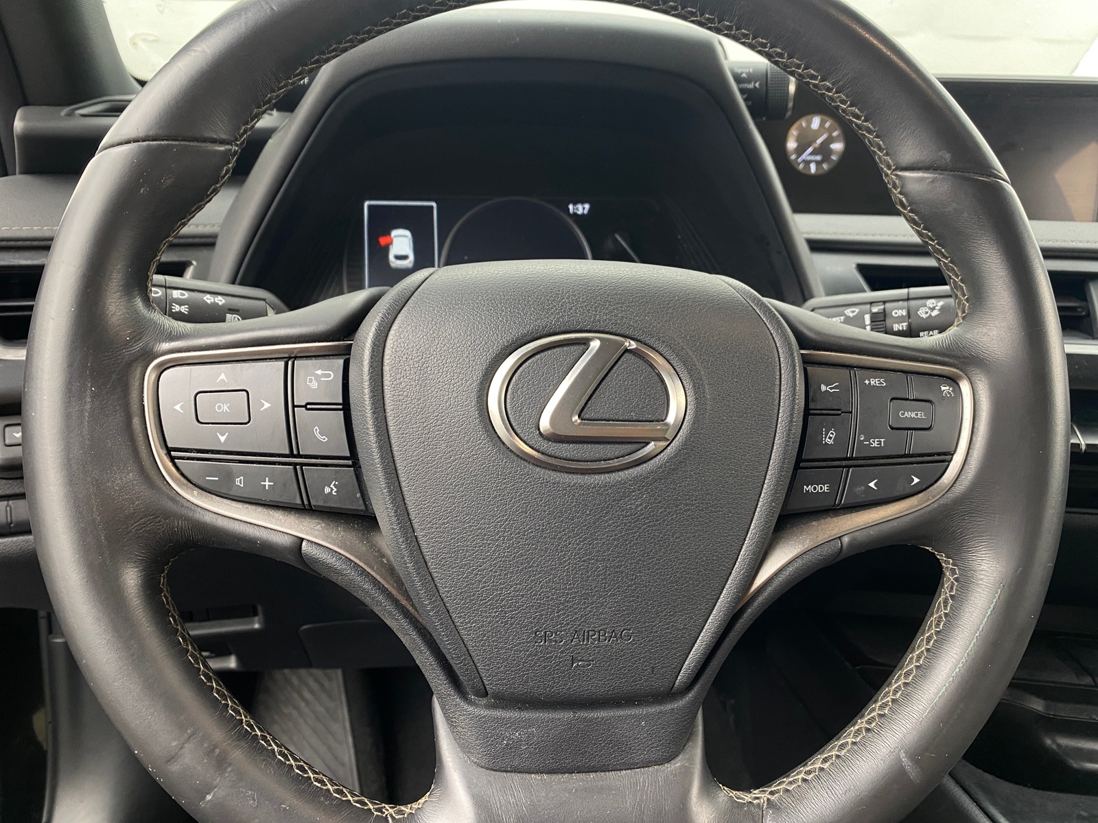 Thumbnail: 2020 Lexus UX - 4