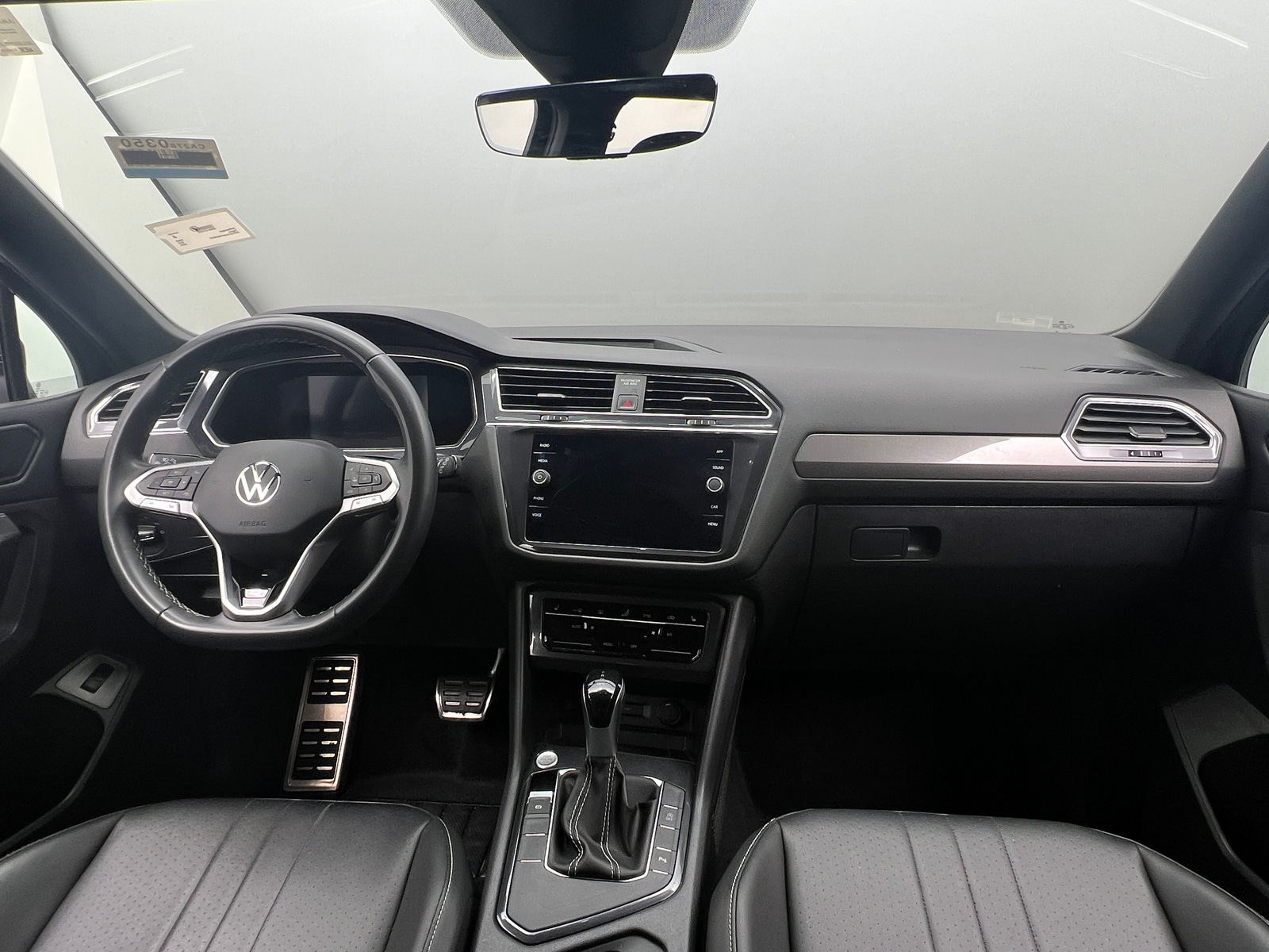 Thumbnail: 2023 Volkswagen Tiguan - 2