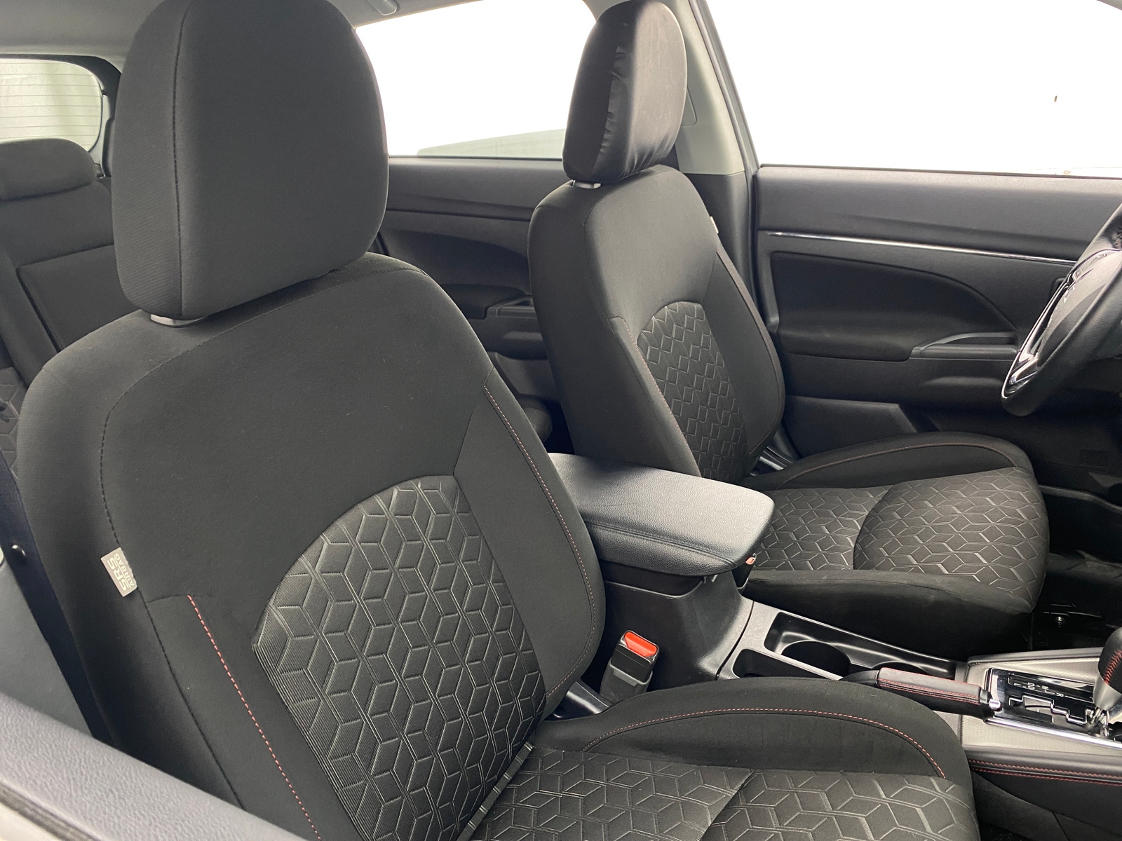 Thumbnail: 2024 Mitsubishi Outlander Sport - 2