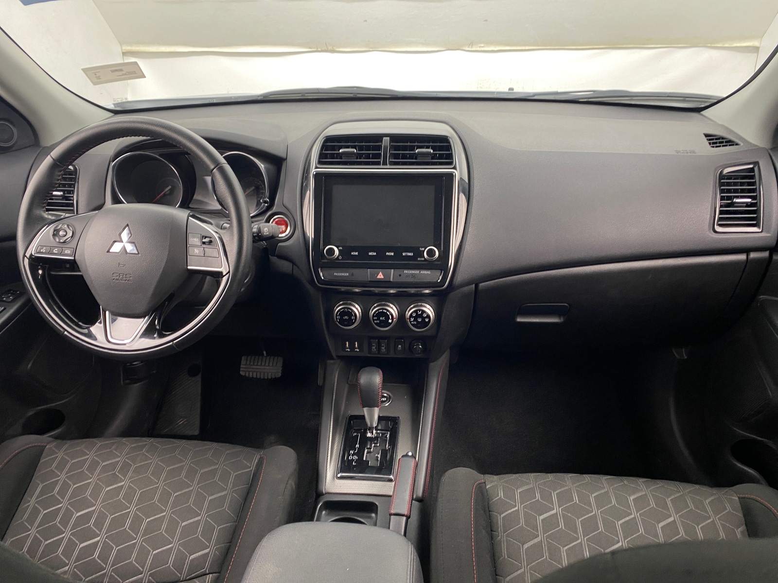 Thumbnail: 2024 Mitsubishi Outlander Sport - 3