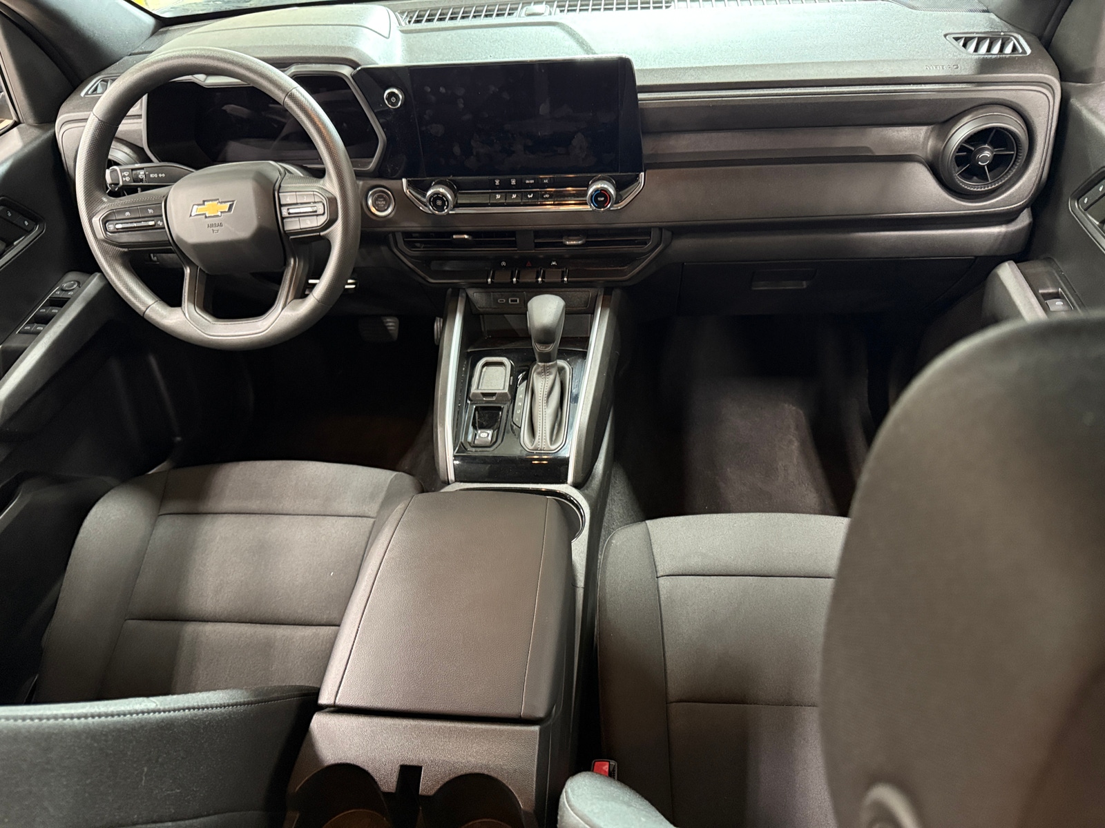 Thumbnail: 2024 Chevrolet Colorado - 3