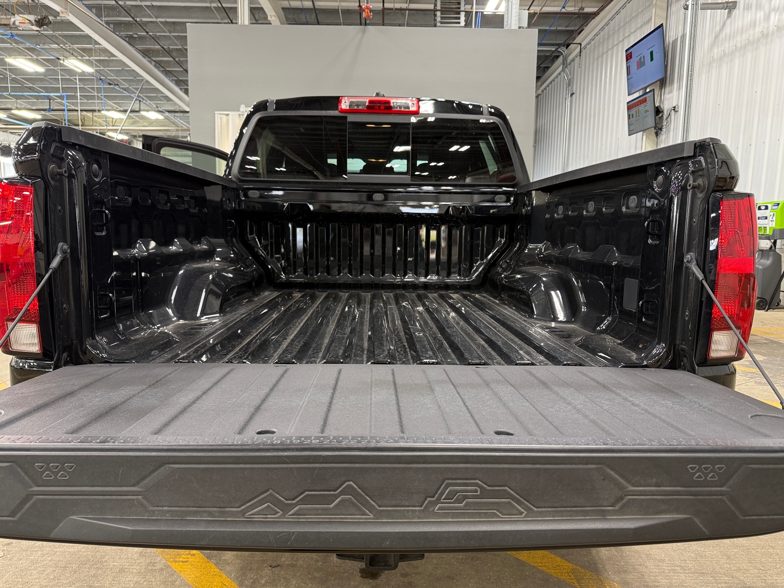 Thumbnail: 2024 Chevrolet Colorado - 7