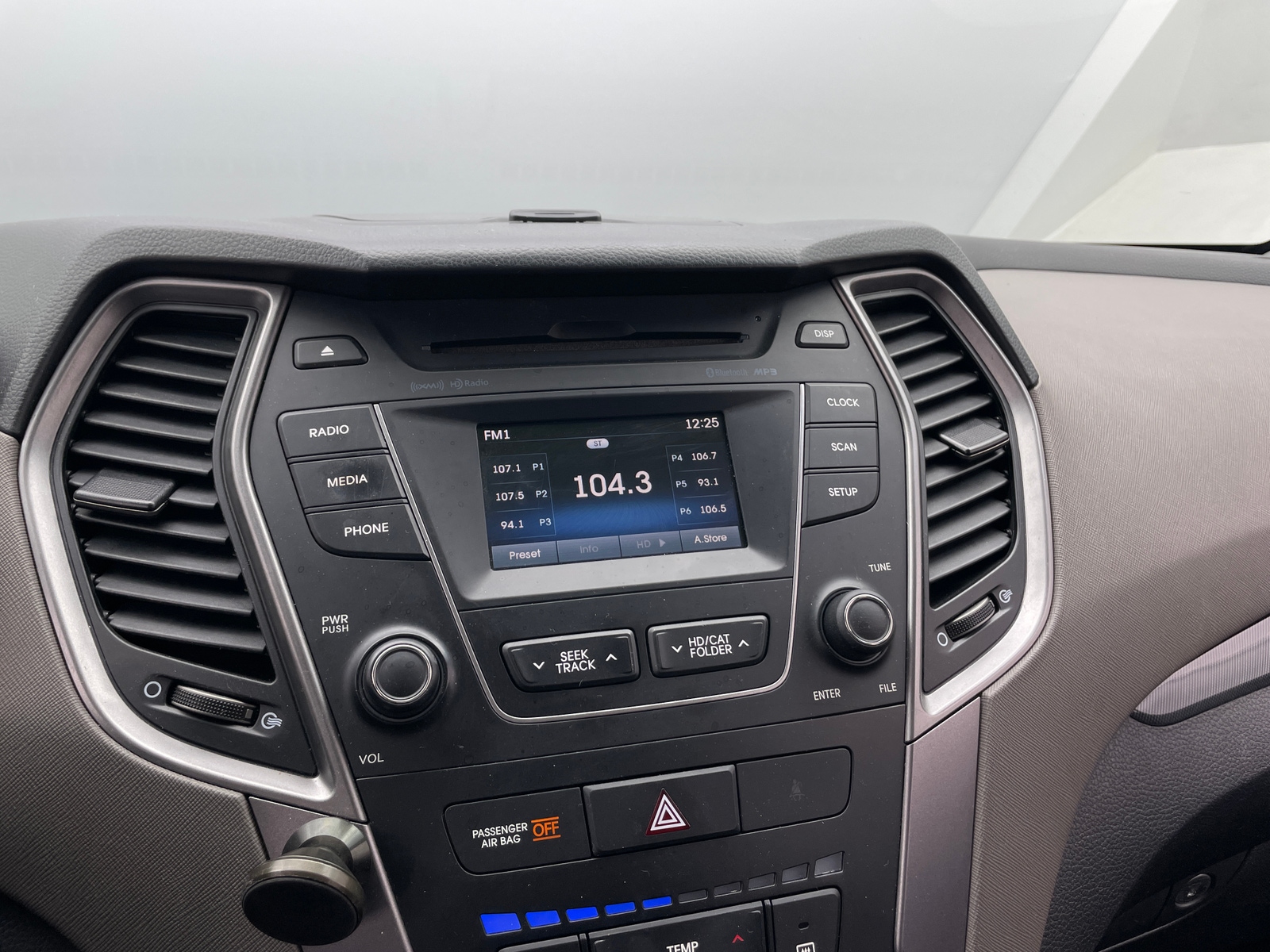 Thumbnail: 2016 Hyundai Santa Fe - 4