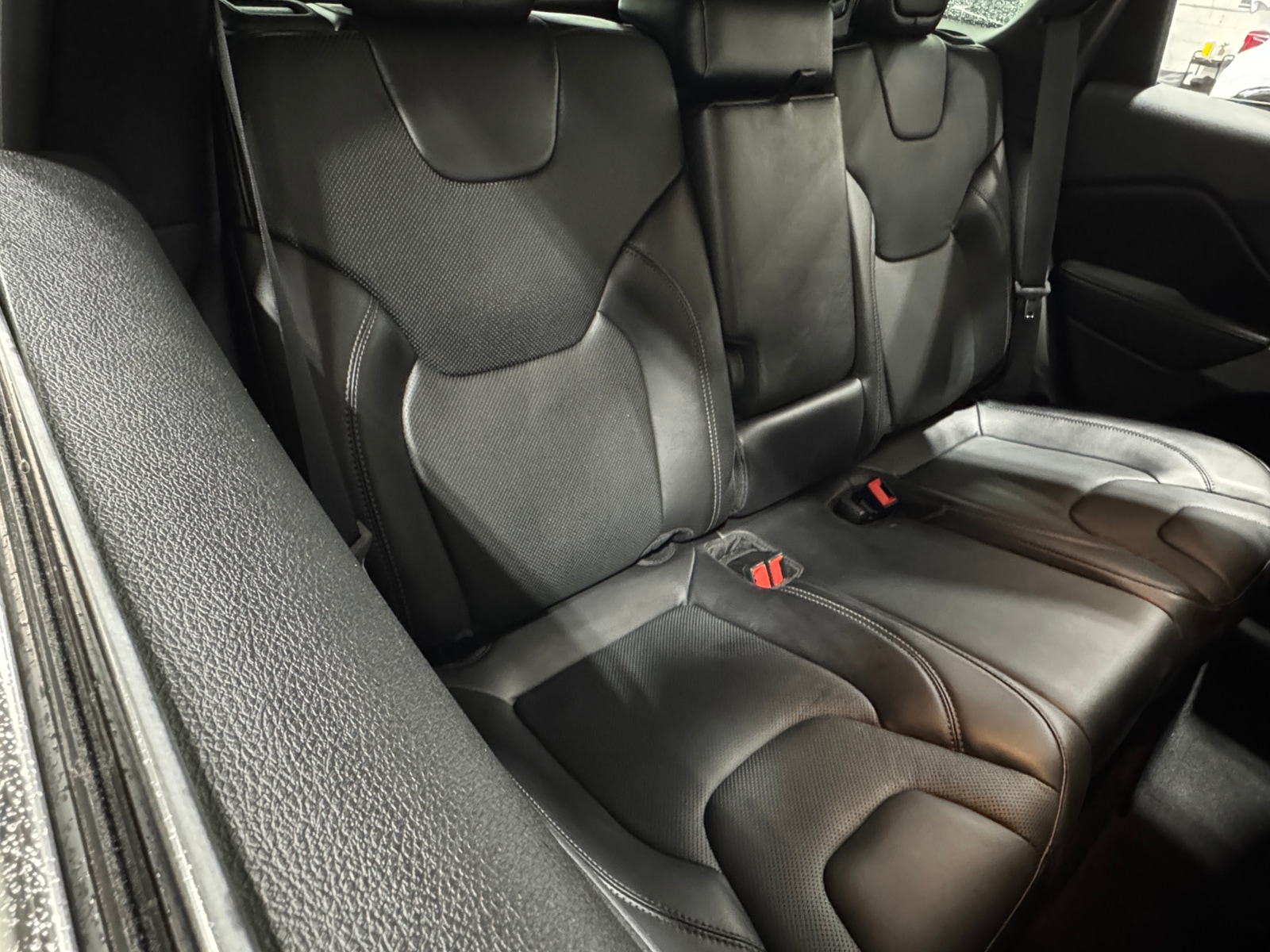 Thumbnail: 2020 Jeep Cherokee - 5