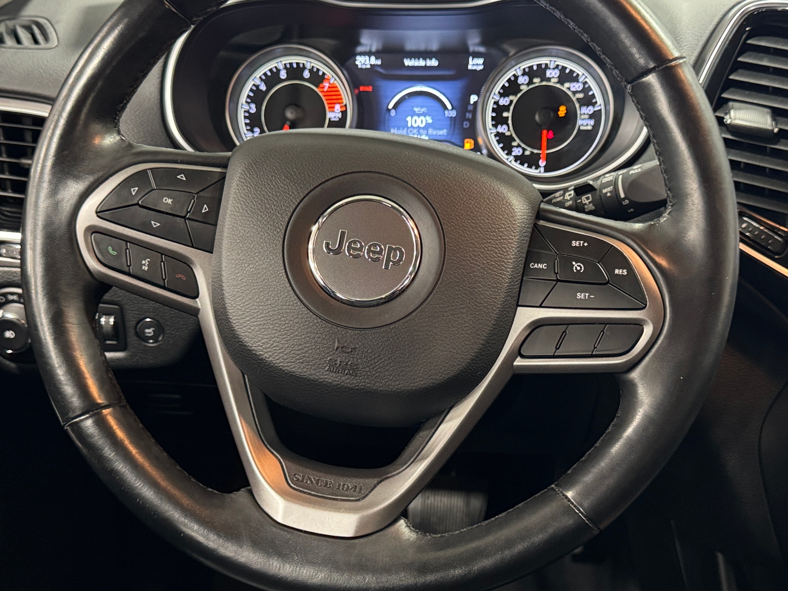 Thumbnail: 2020 Jeep Cherokee - 4