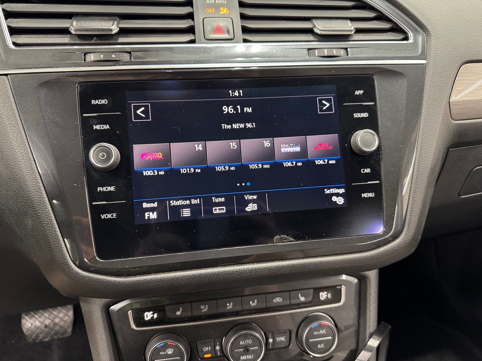 Thumbnail: 2019 Volkswagen Tiguan - 3