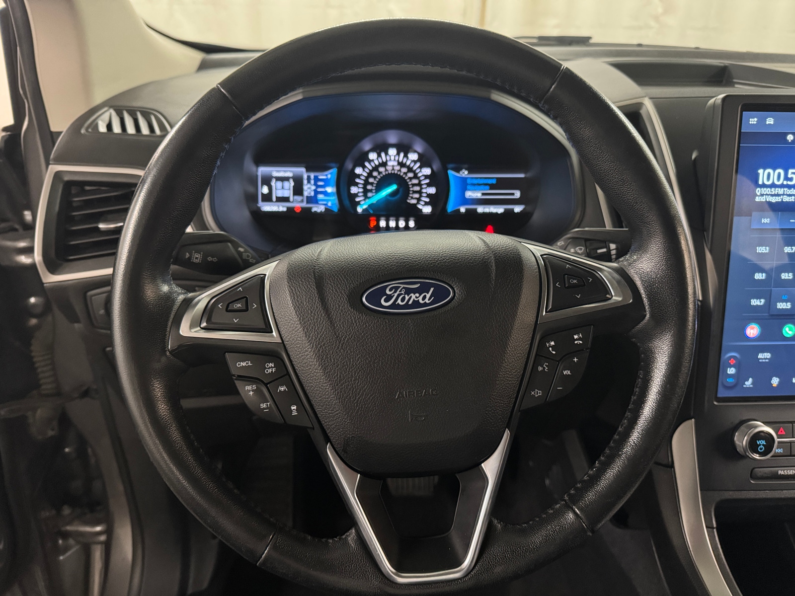 Thumbnail: 2022 Ford Edge - 4