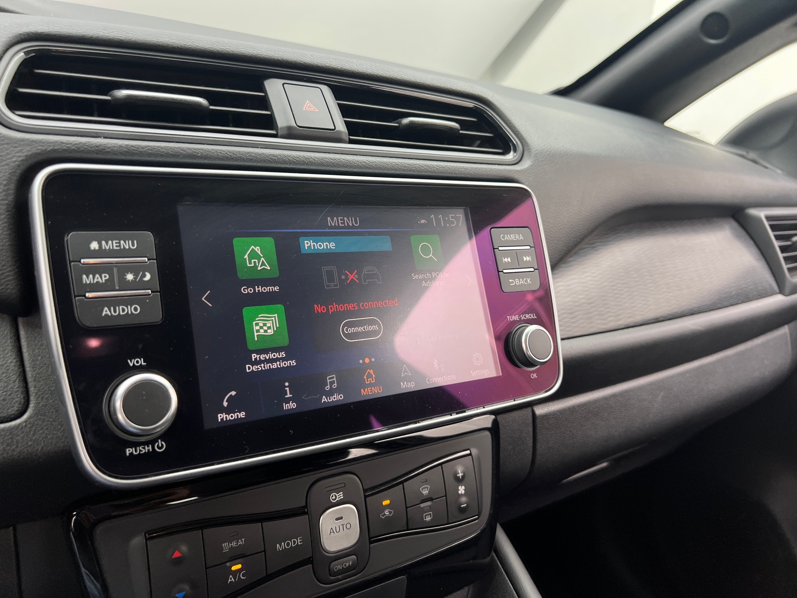 Thumbnail: 2022 Nissan Leaf - 4