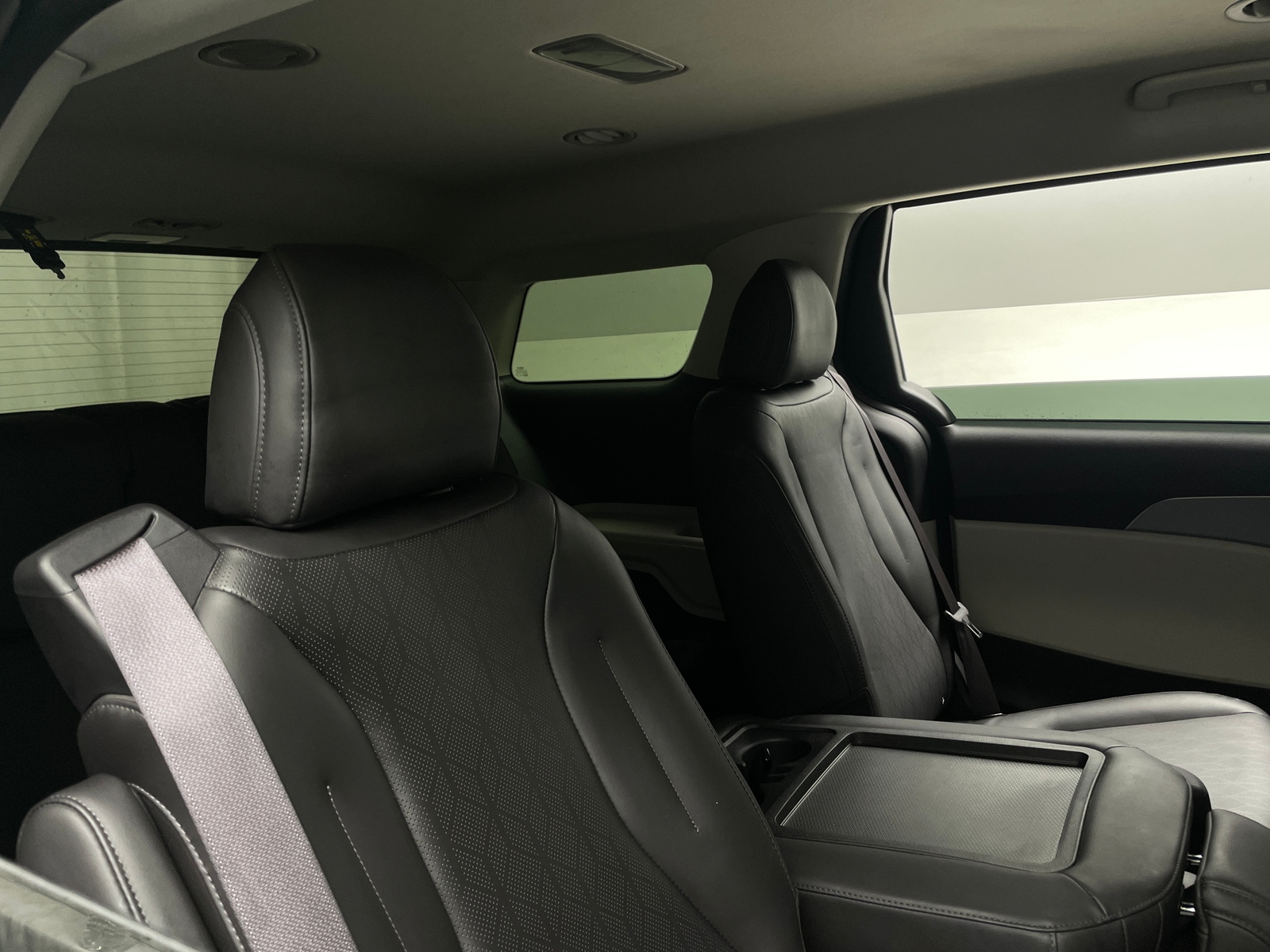 Thumbnail: 2022 Kia Carnival - 5