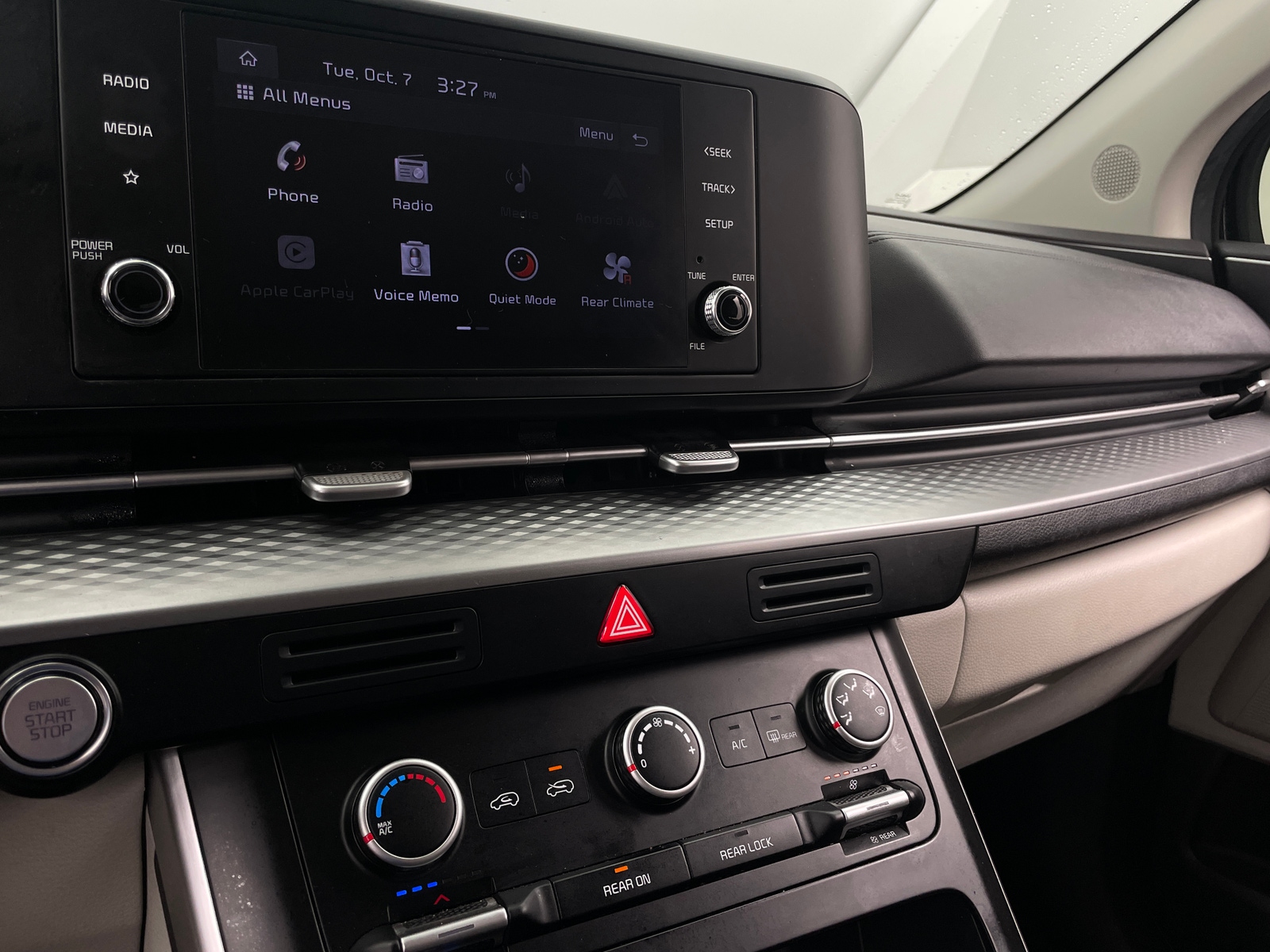 Thumbnail: 2022 Kia Carnival - 3