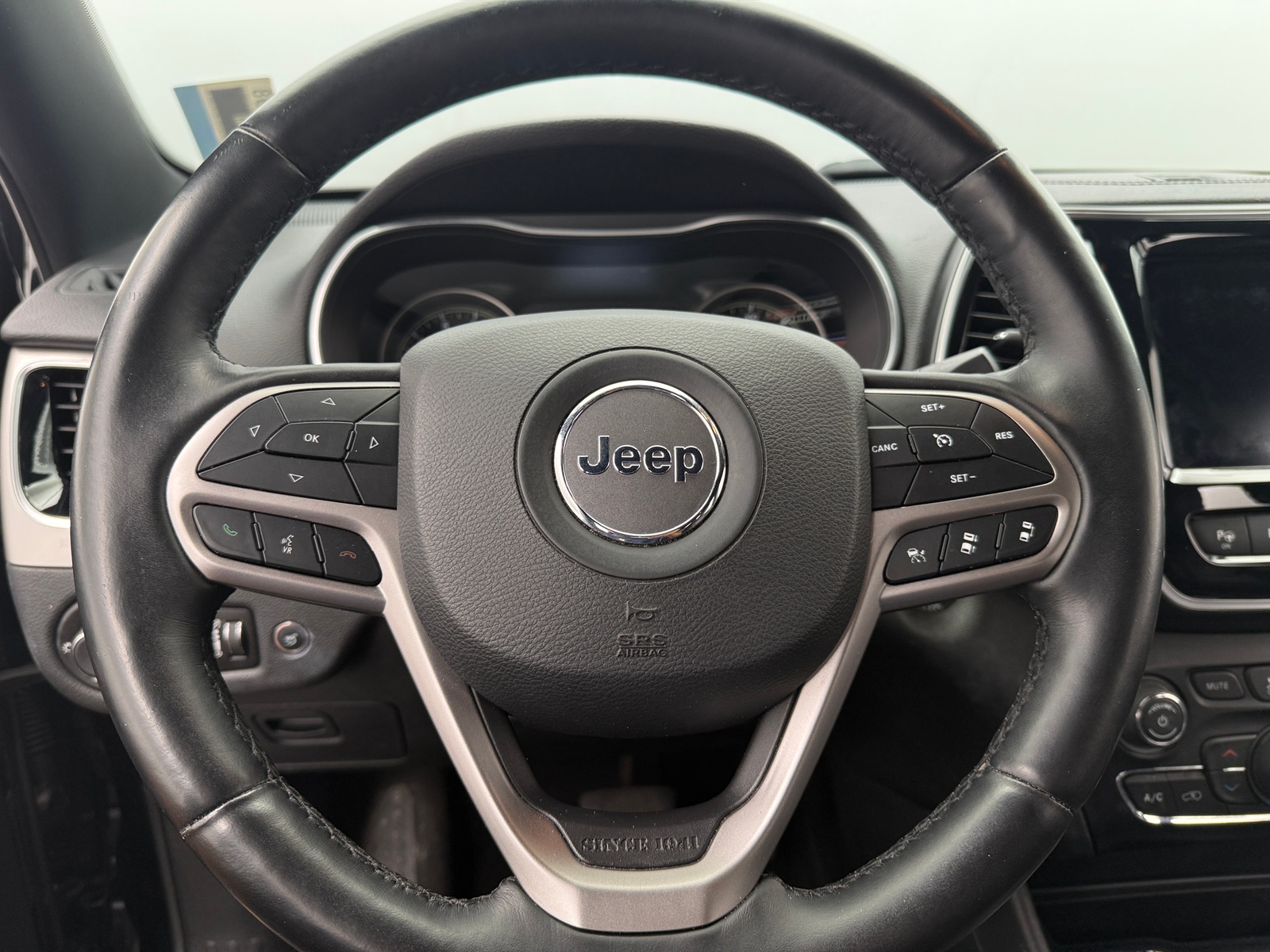 Thumbnail: 2019 Jeep Cherokee - 4