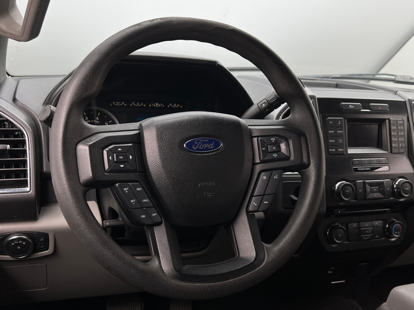 Thumbnail: 2016 Ford Econoline - 5