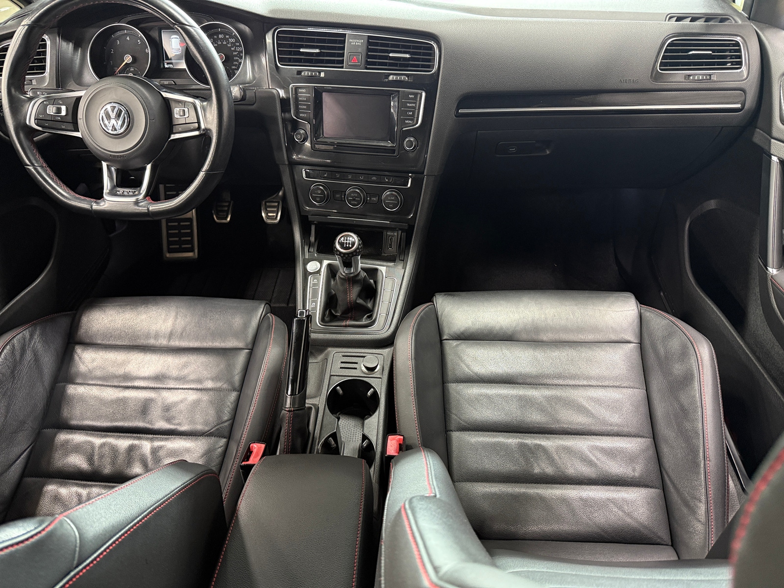 Thumbnail: 2015 Volkswagen Golf - 3