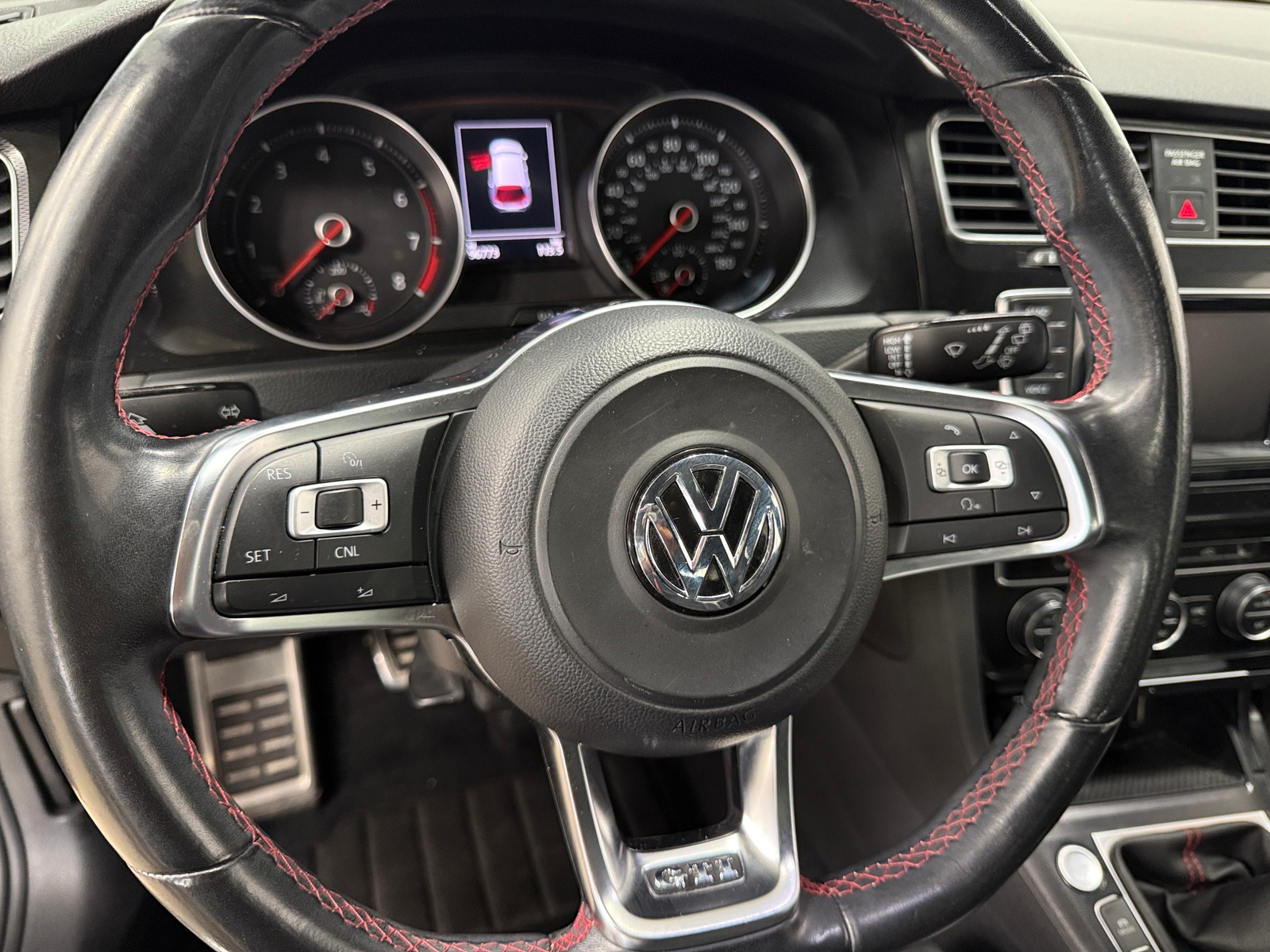 Thumbnail: 2015 Volkswagen Golf - 5